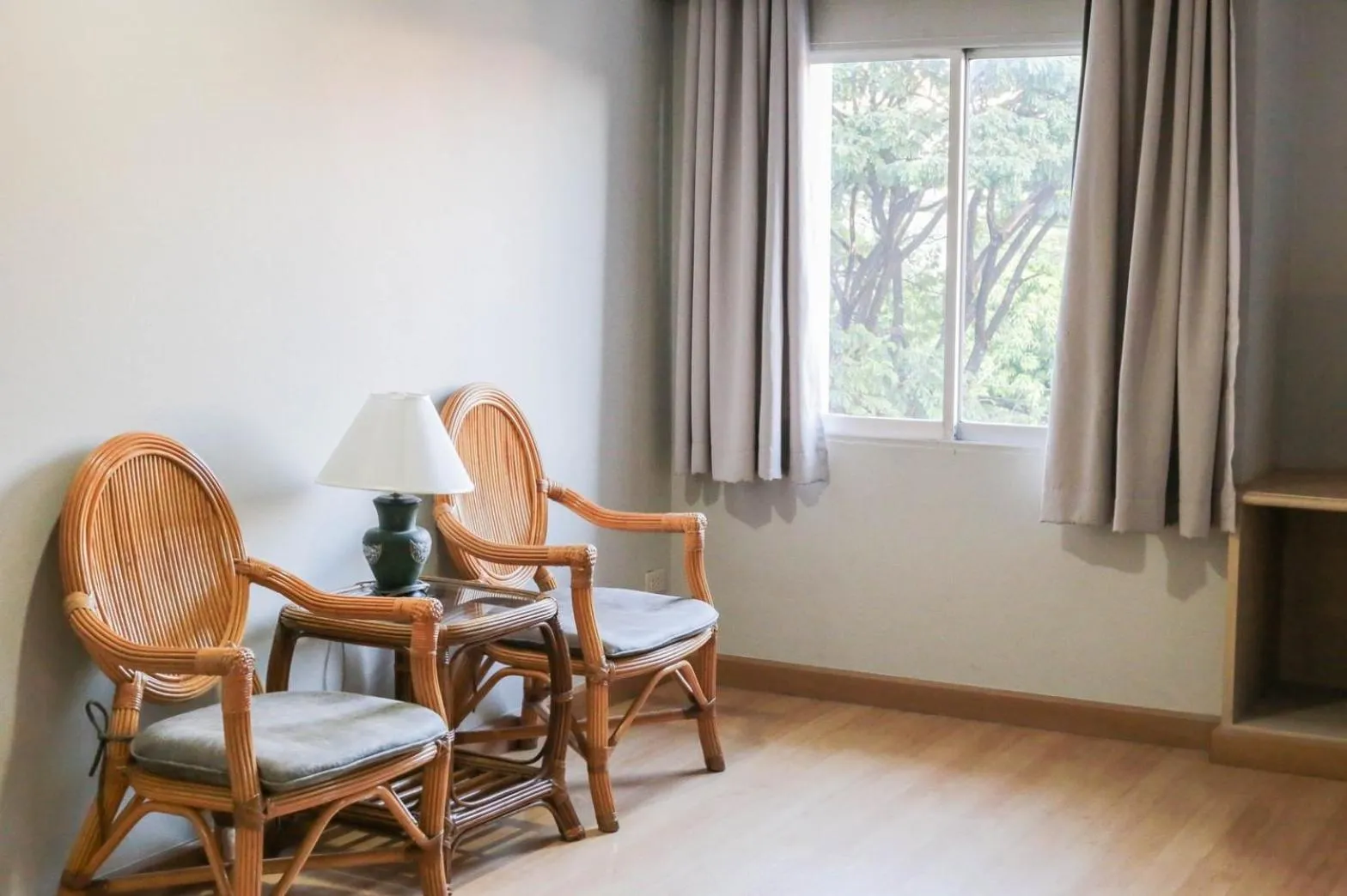Seating area in Green Palace Hotel