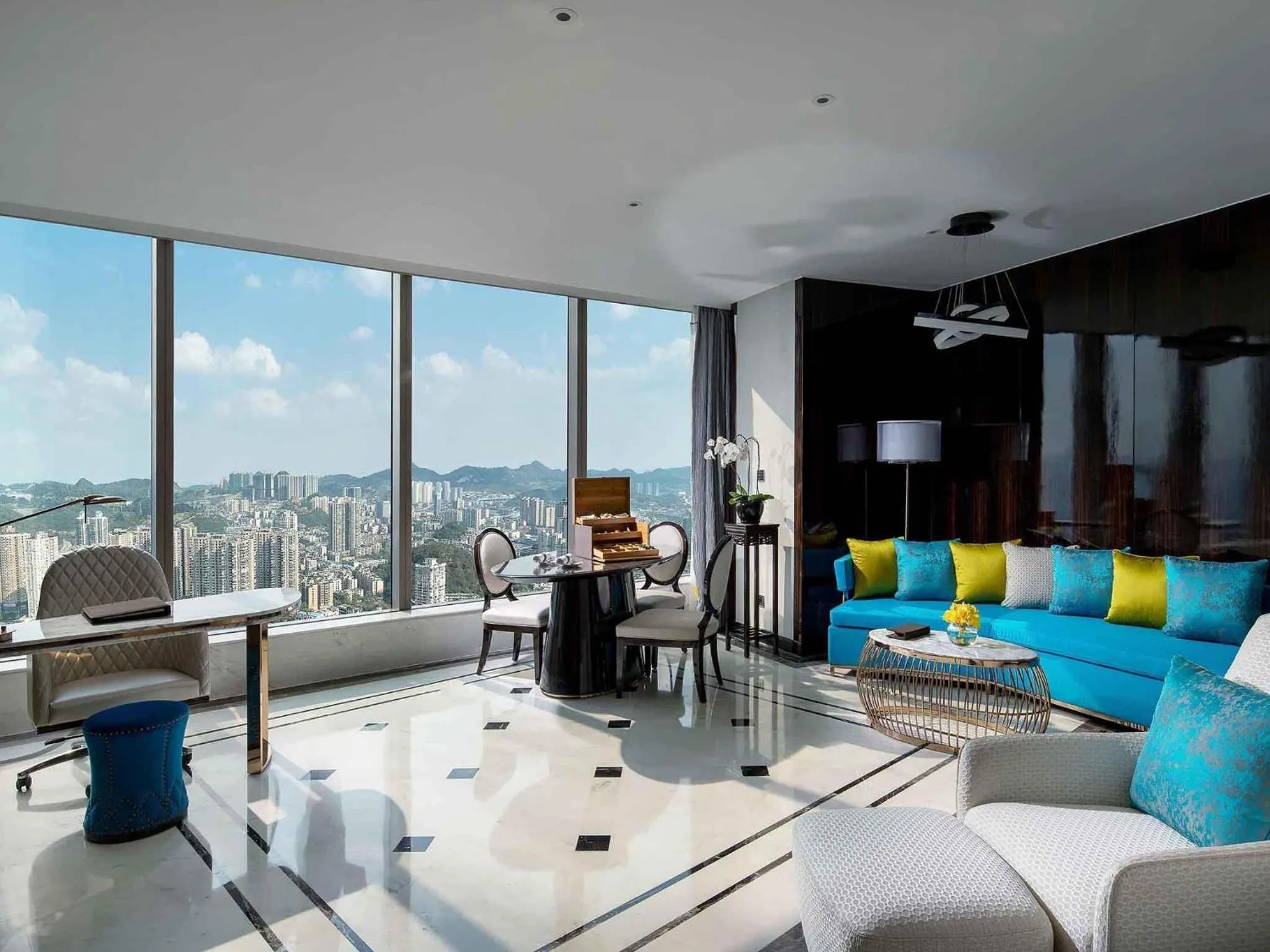 Bedroom in Sofitel Guiyang Hunter