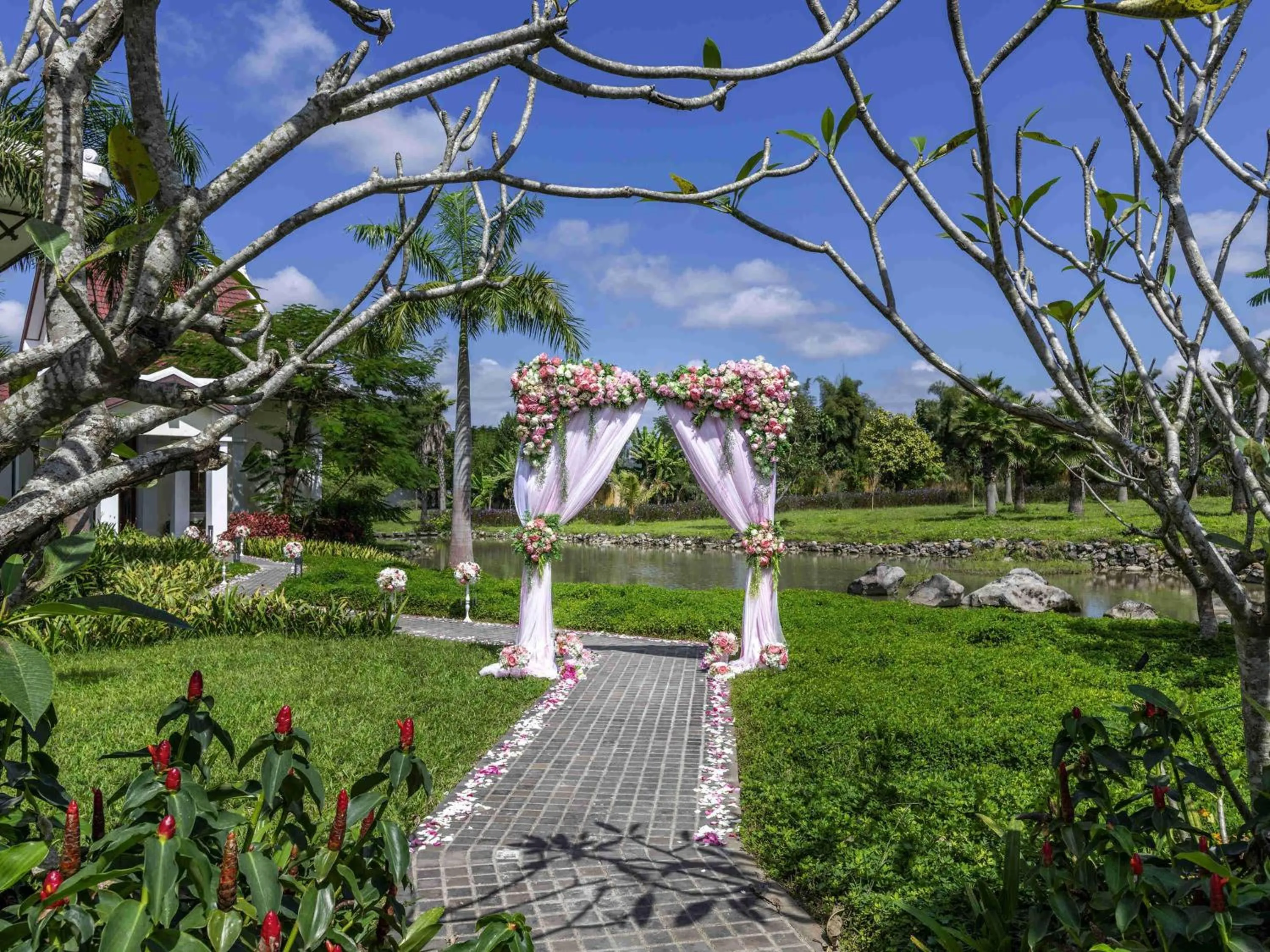 wedding in Pullman Luang Prabang