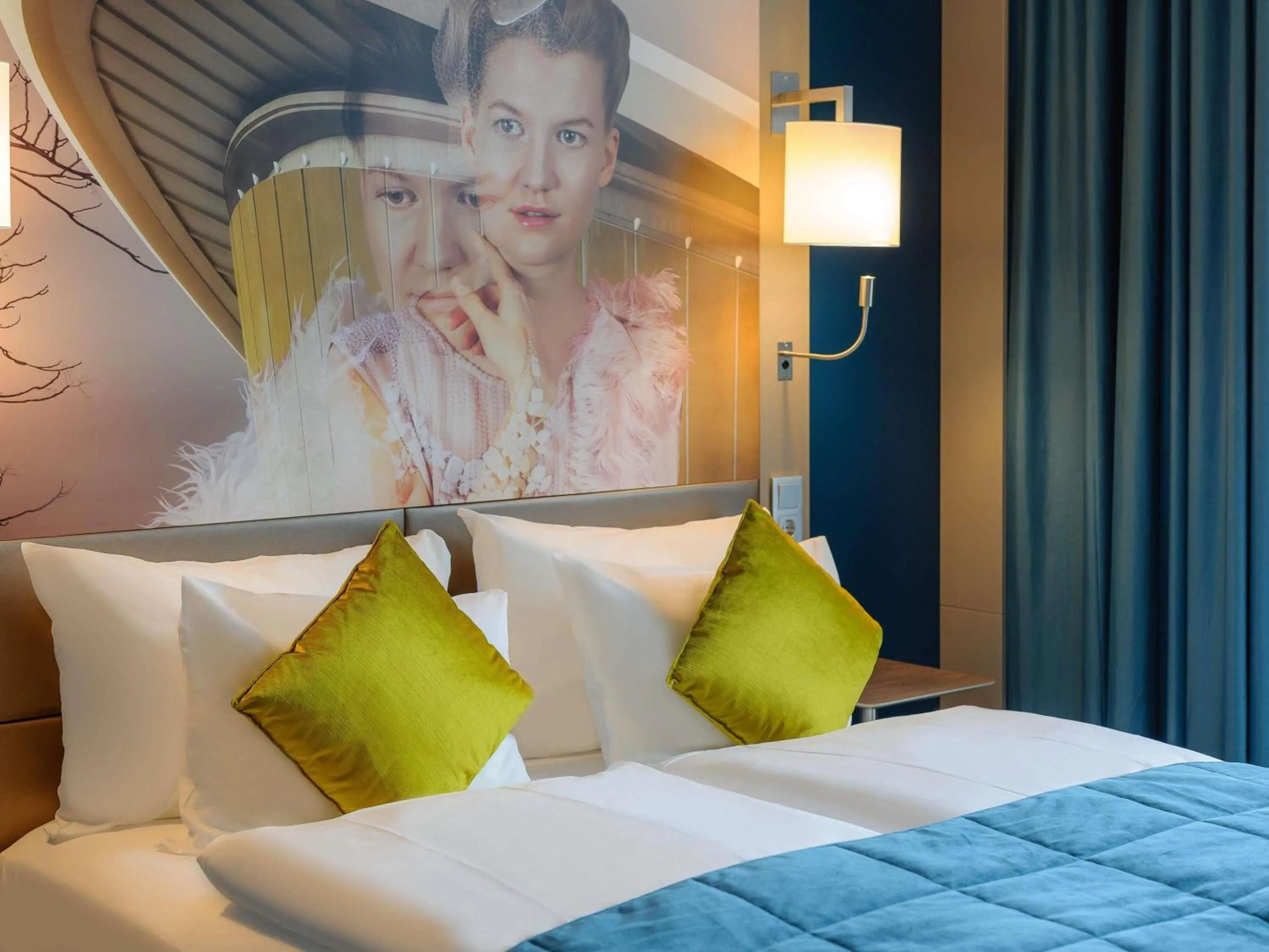 Bedroom, Bed in MERCURE Hotel Berlin Wittenbergplatz