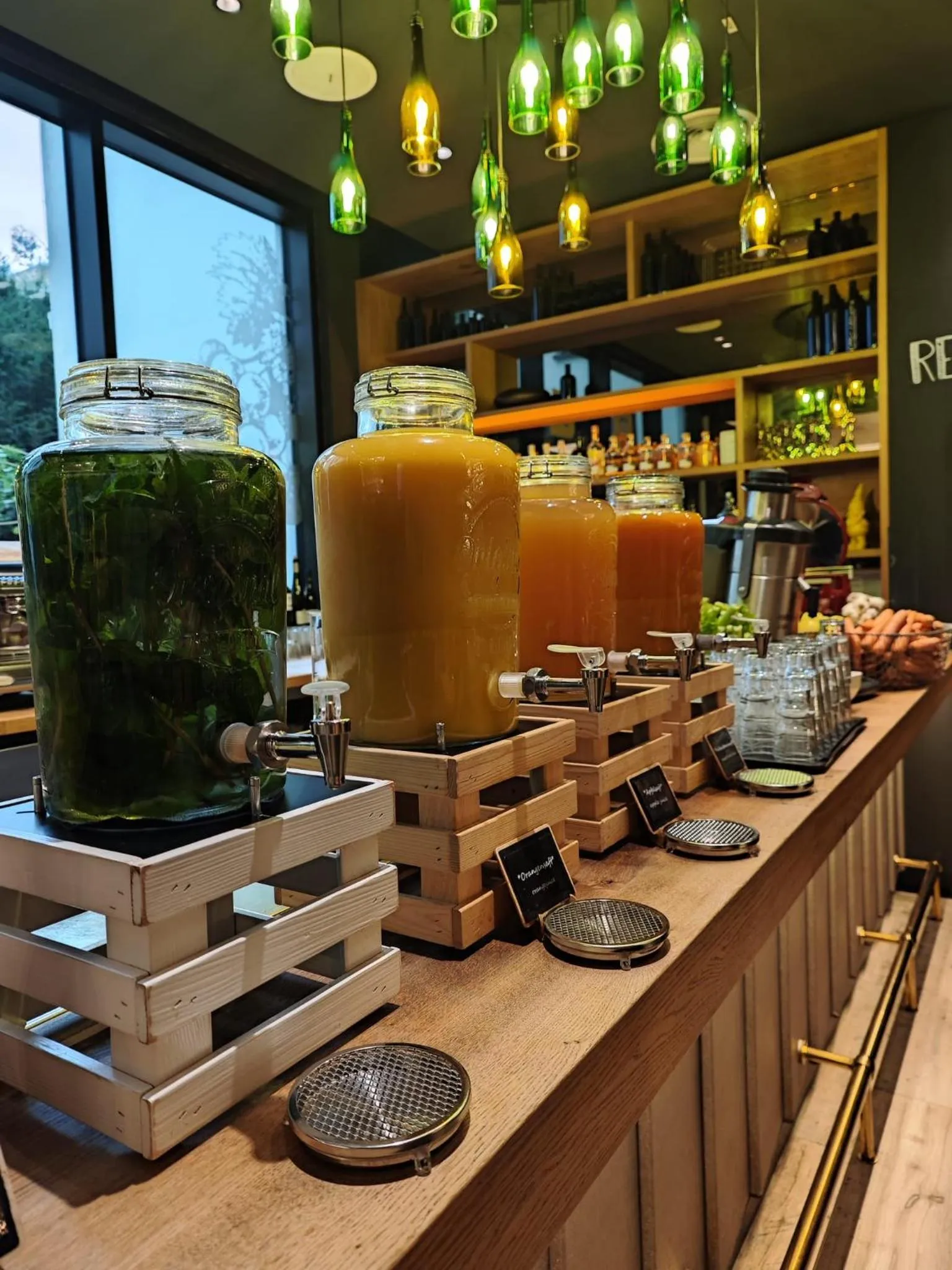 Breakfast in MERCURE Hotel Berlin Wittenbergplatz