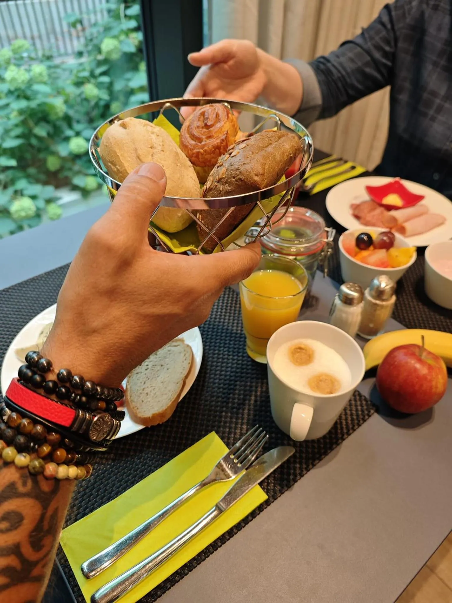 Breakfast in MERCURE Hotel Berlin Wittenbergplatz