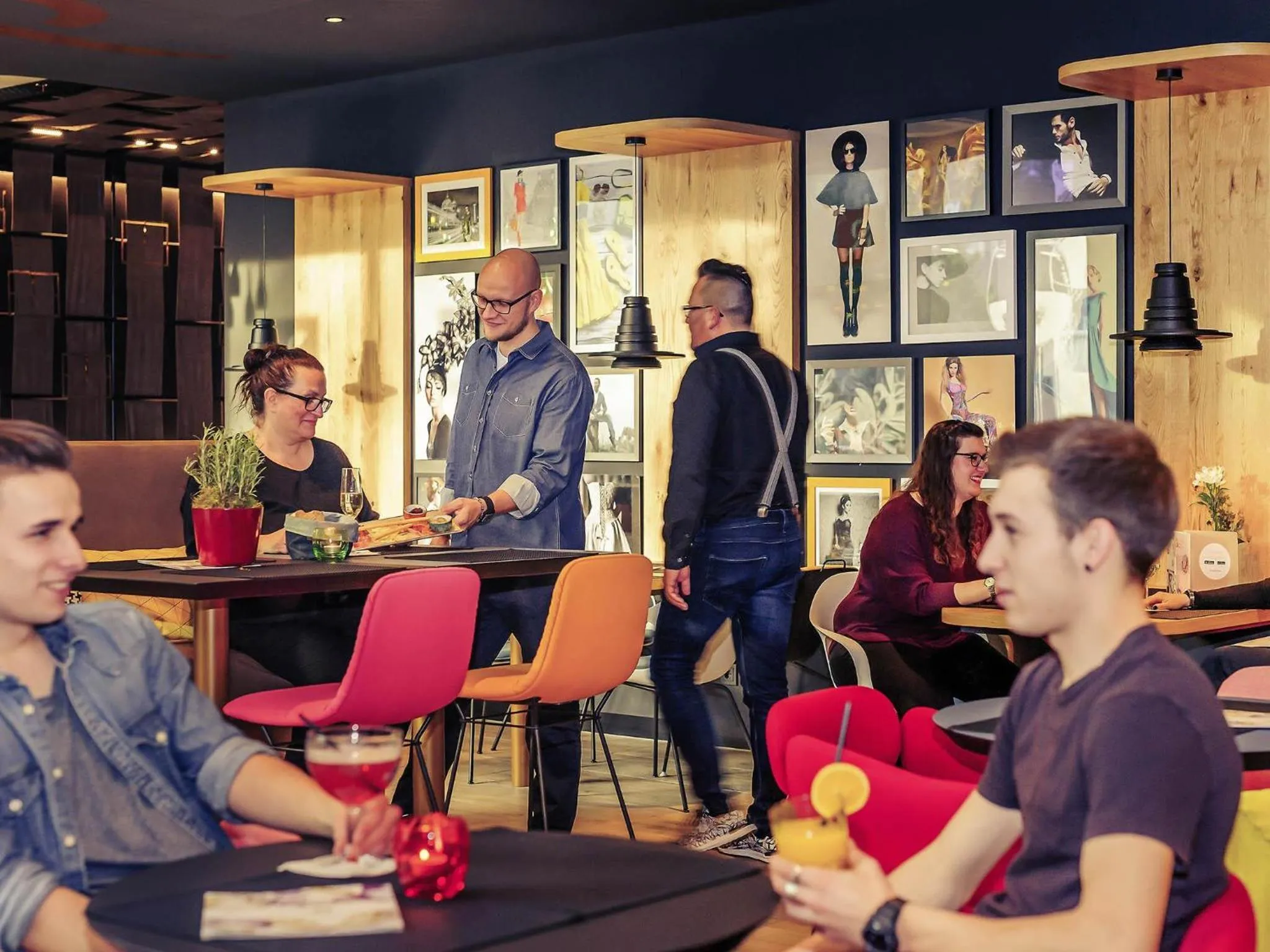 Lounge or bar in MERCURE Hotel Berlin Wittenbergplatz
