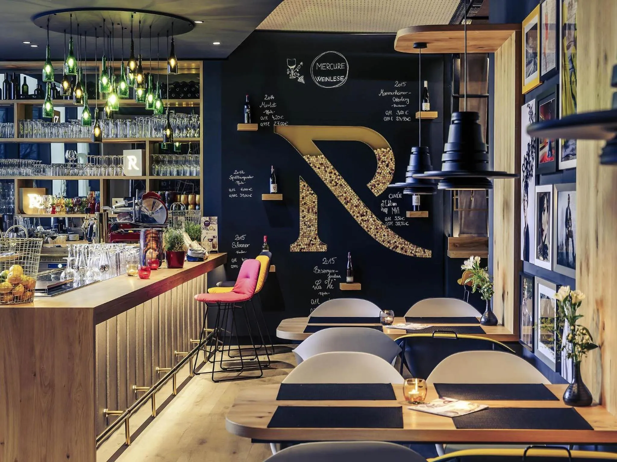 Lounge or bar in MERCURE Hotel Berlin Wittenbergplatz