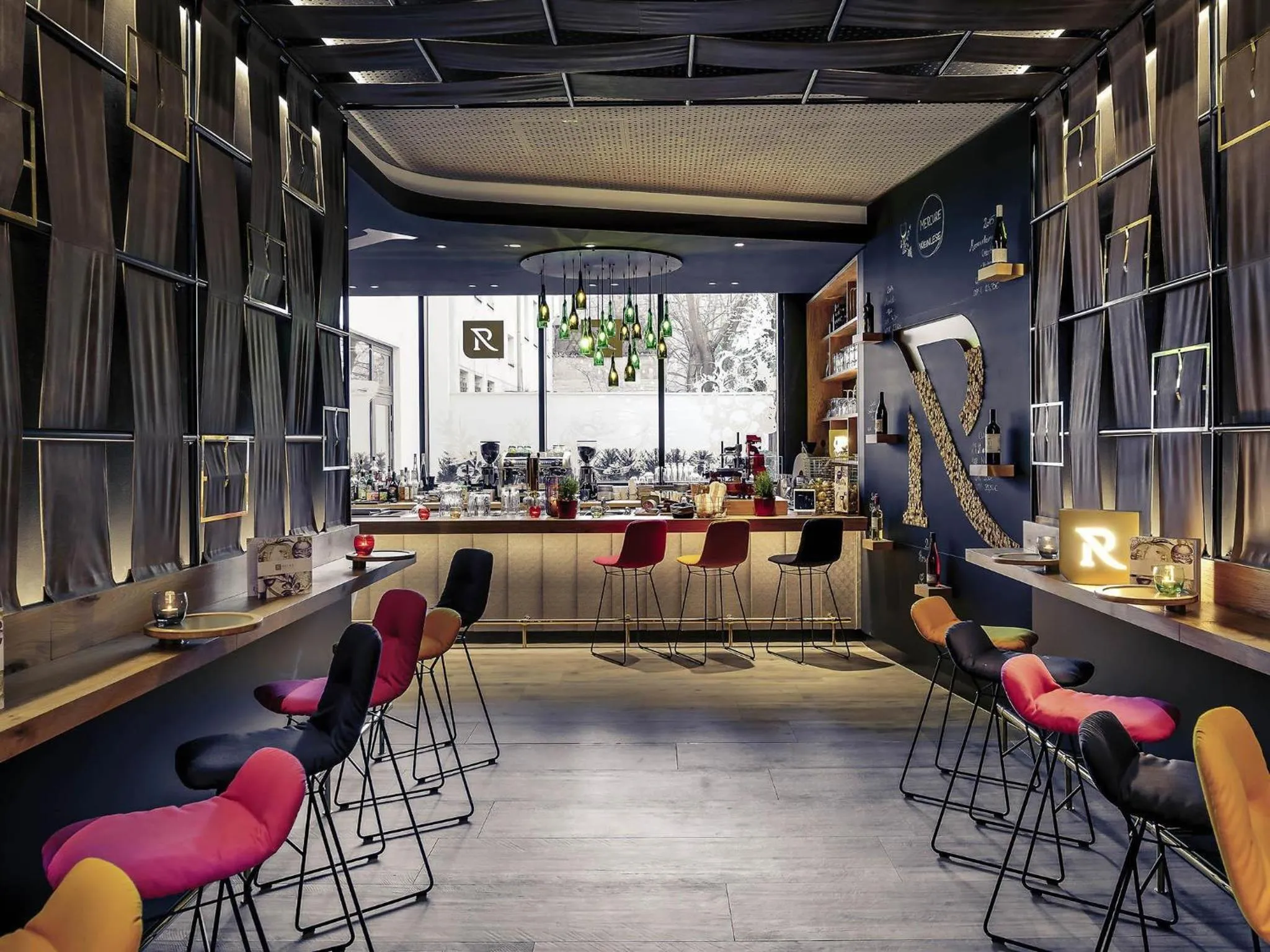 Lounge or bar in MERCURE Hotel Berlin Wittenbergplatz