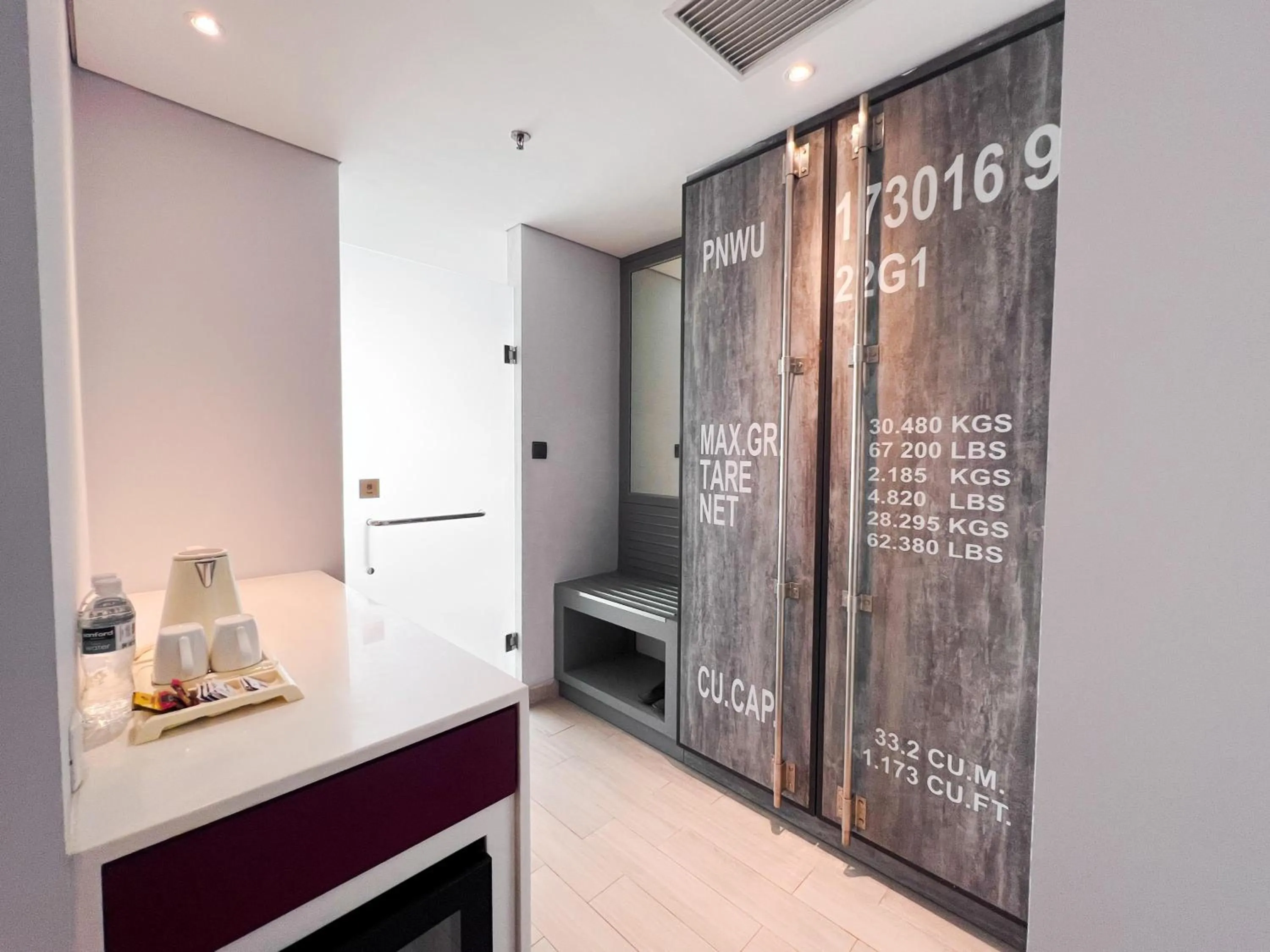 Shower, Bed in ibis Styles Batam Nagoya