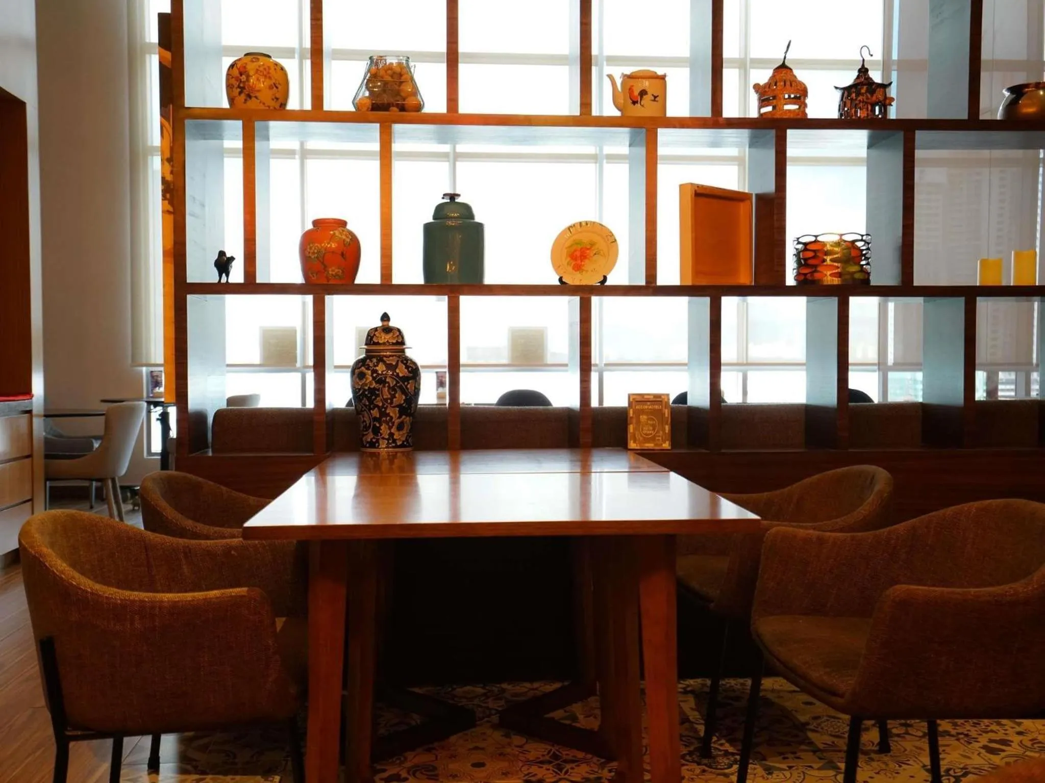 Restaurant/places to eat in Mercure Kuala Lumpur Shaw Parade