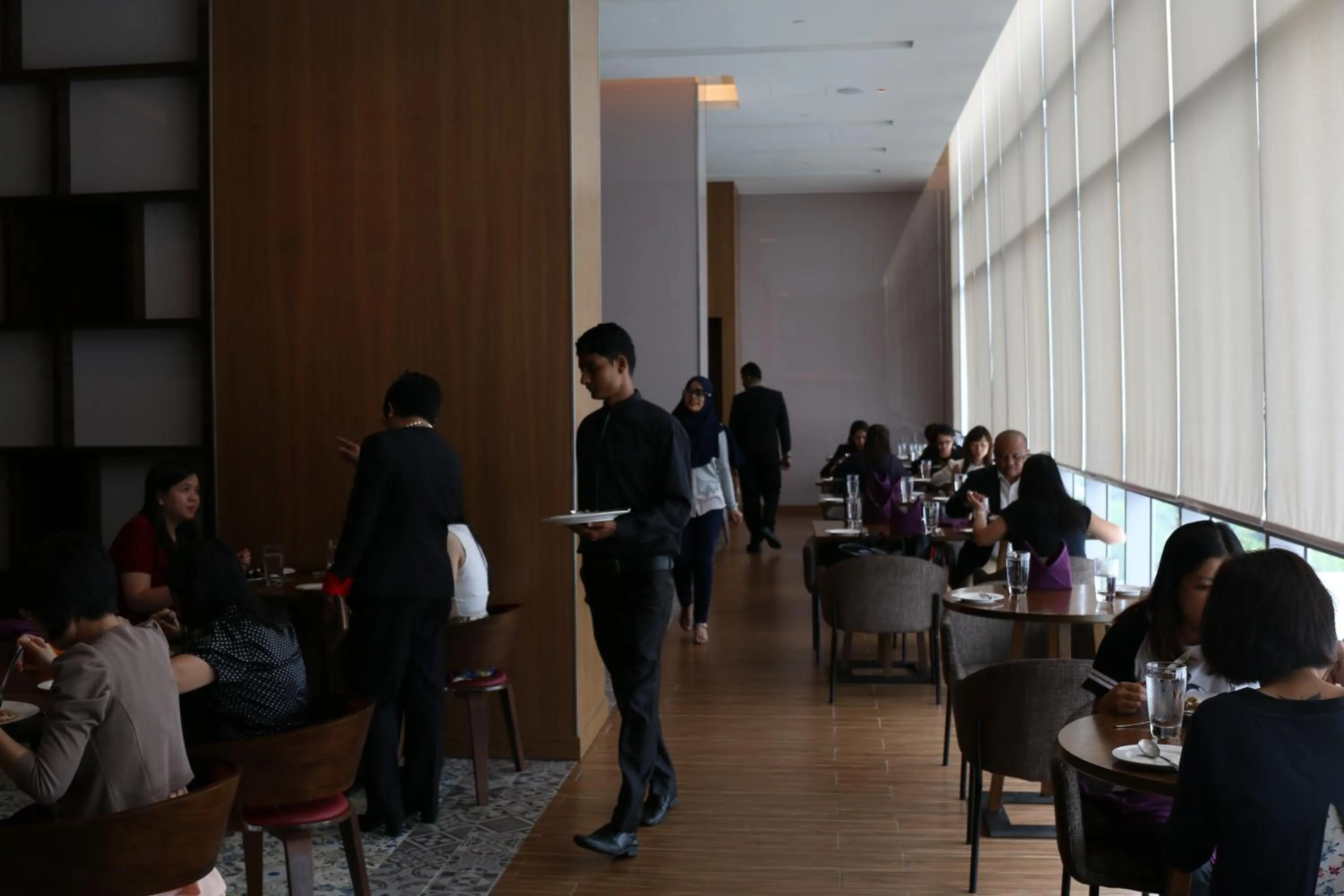 Restaurant/places to eat in Mercure Kuala Lumpur Shaw Parade