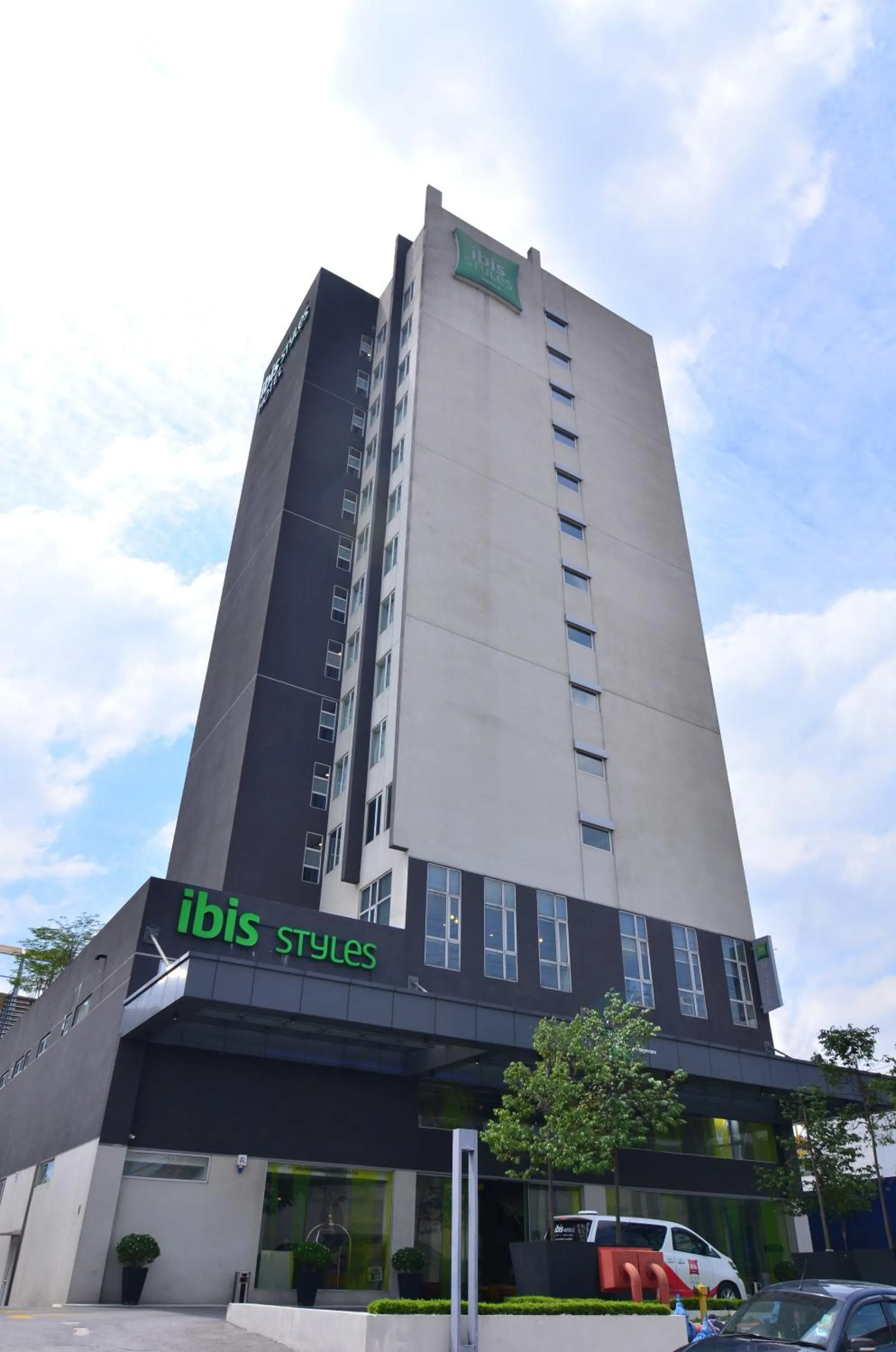 Property building in ibis Styles Kuala Lumpur Sri Damansara