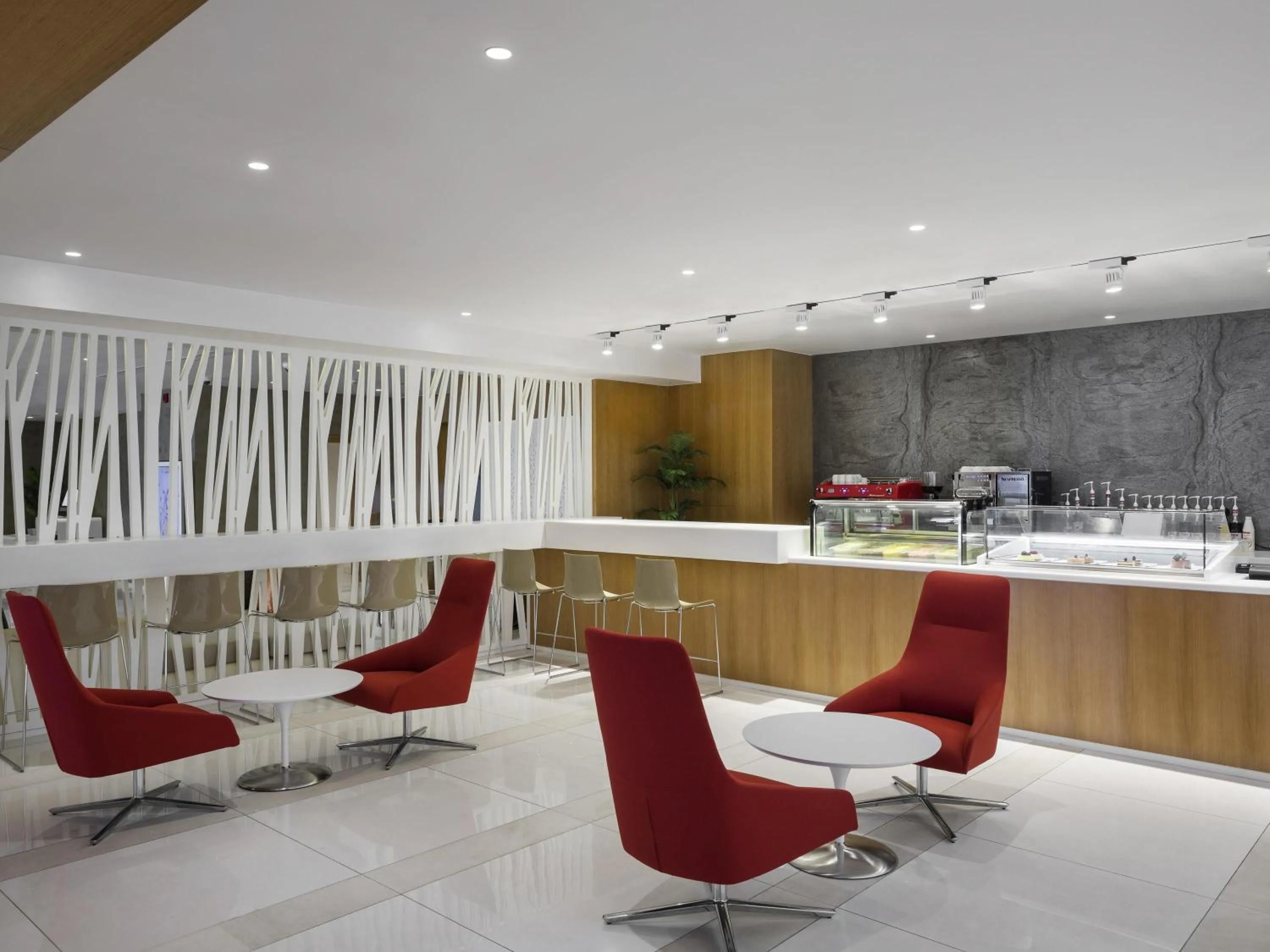 Lounge or bar in Novotel Jeddah Tahlia