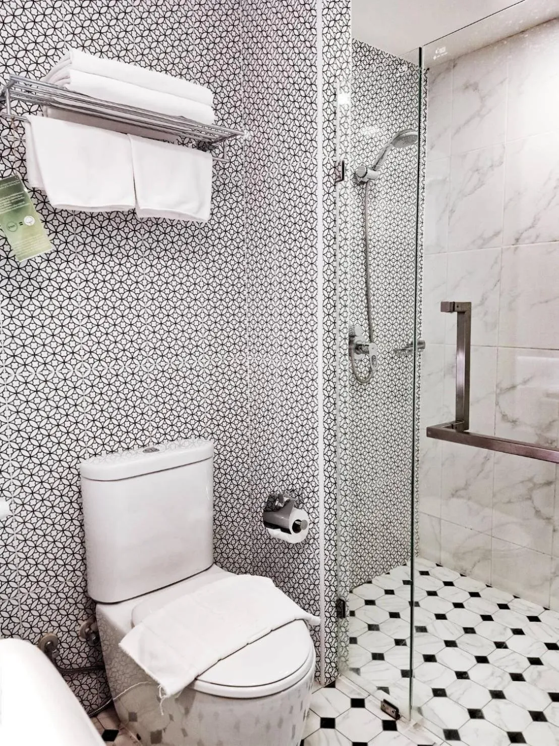 Shower in Chiangkhong Teak Garden Riverfront Onsen Hotel- SHA Extra Plus