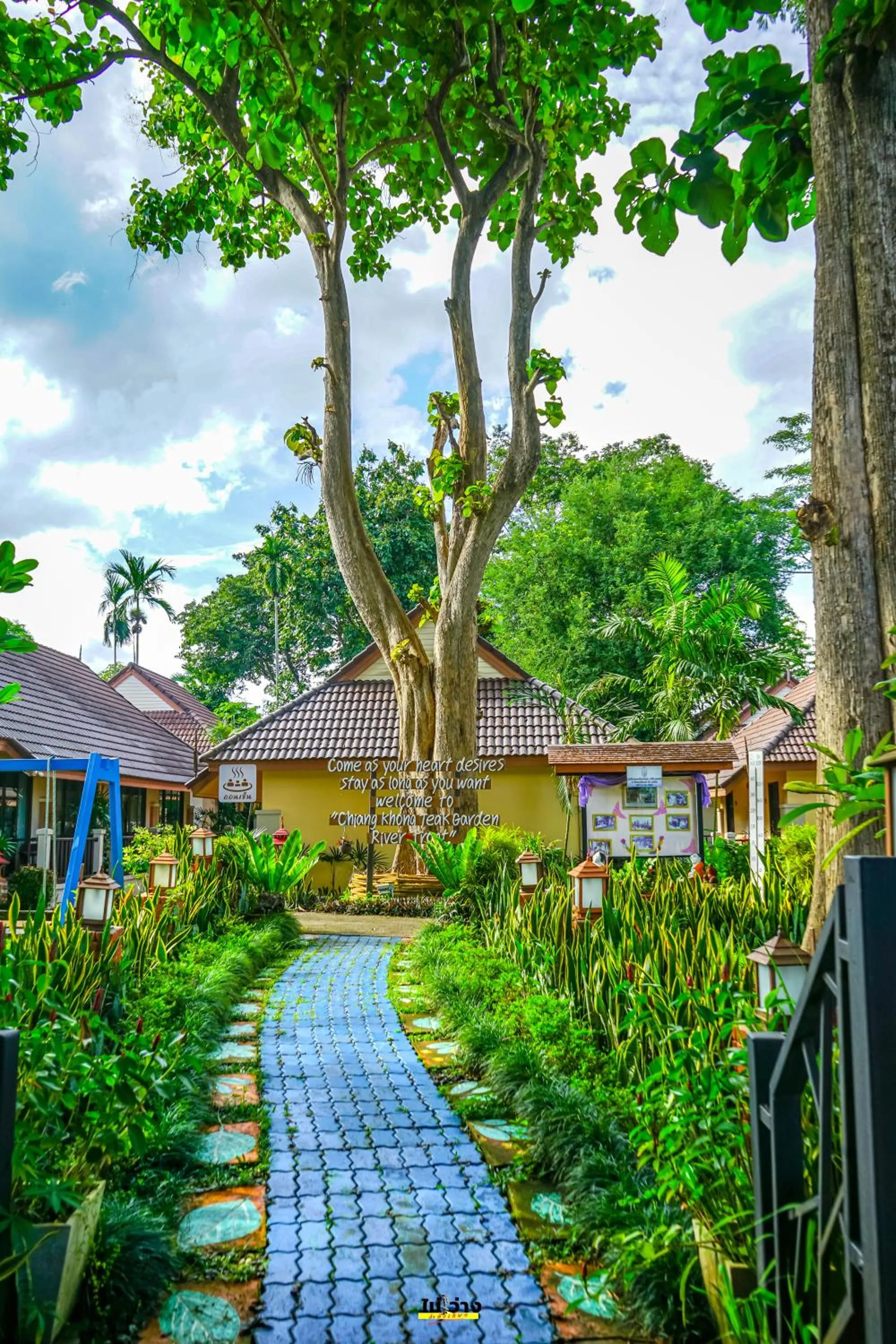 Property building in Chiangkhong Teak Garden Riverfront Onsen Hotel- SHA Extra Plus