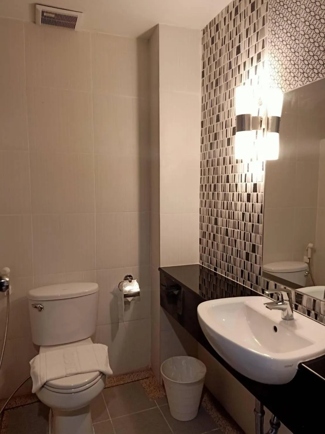 Chiangkhong Teak Garden Riverfront Onsen Hotel- SHA Extra Plus