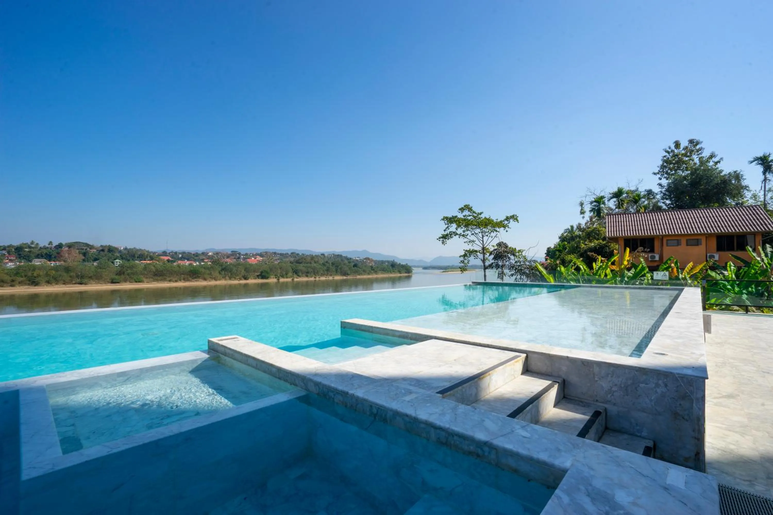 Chiangkhong Teak Garden Riverfront Onsen Hotel- SHA Extra Plus