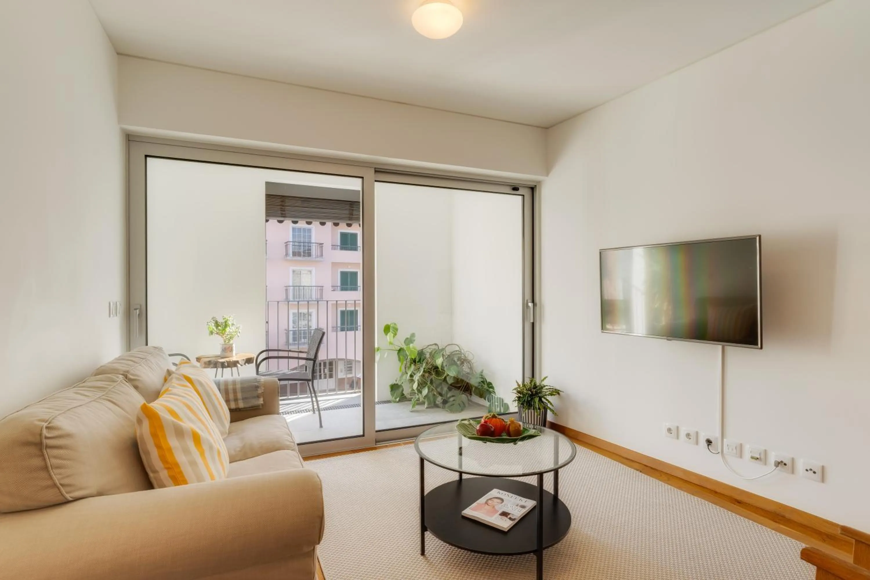Living room in Casa da Praça Apartments - by Casas na Ilha