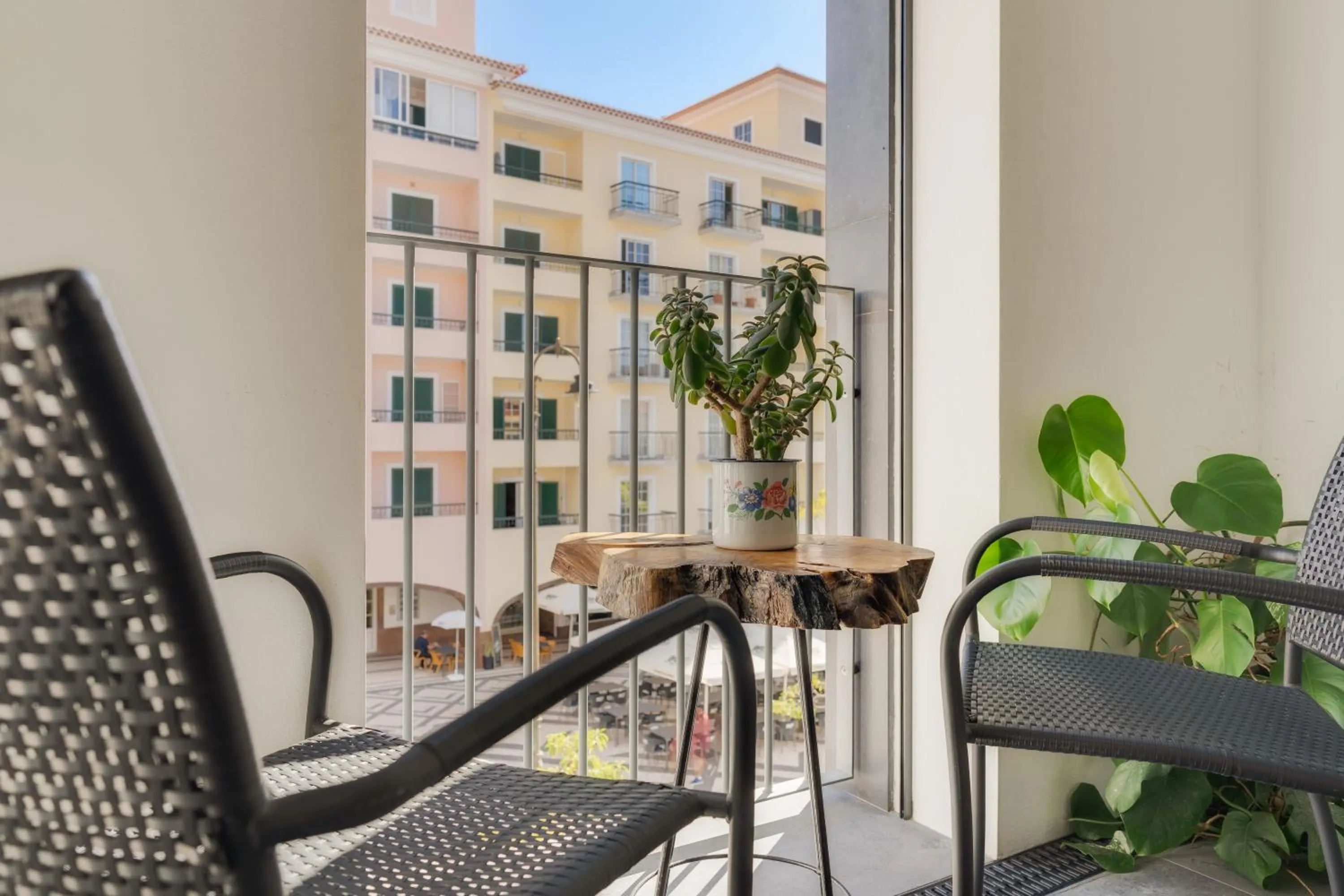 Balcony/Terrace in Casa da Praça Apartments - by Casas na Ilha
