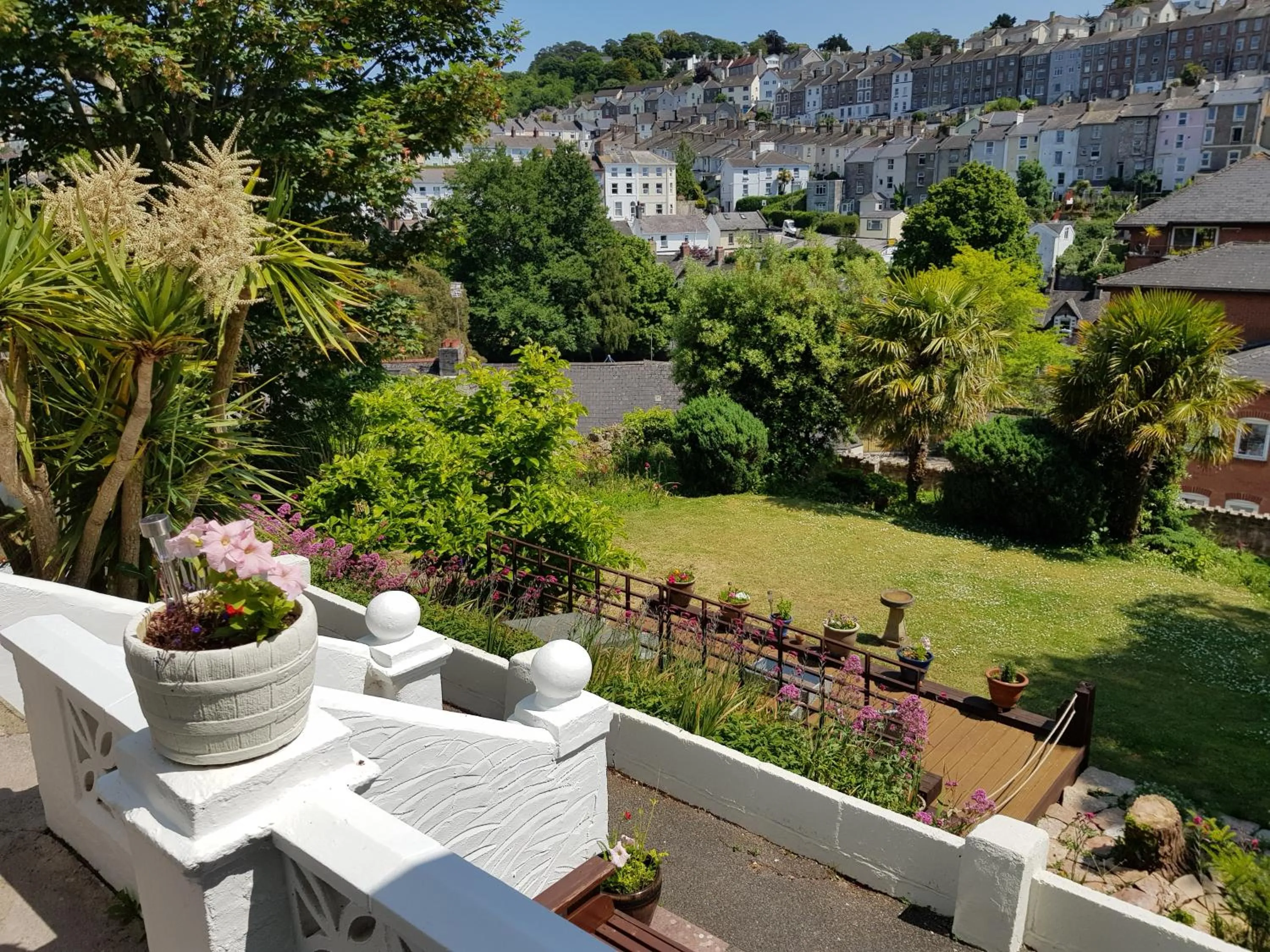 Garden in Barclay Court Guest House