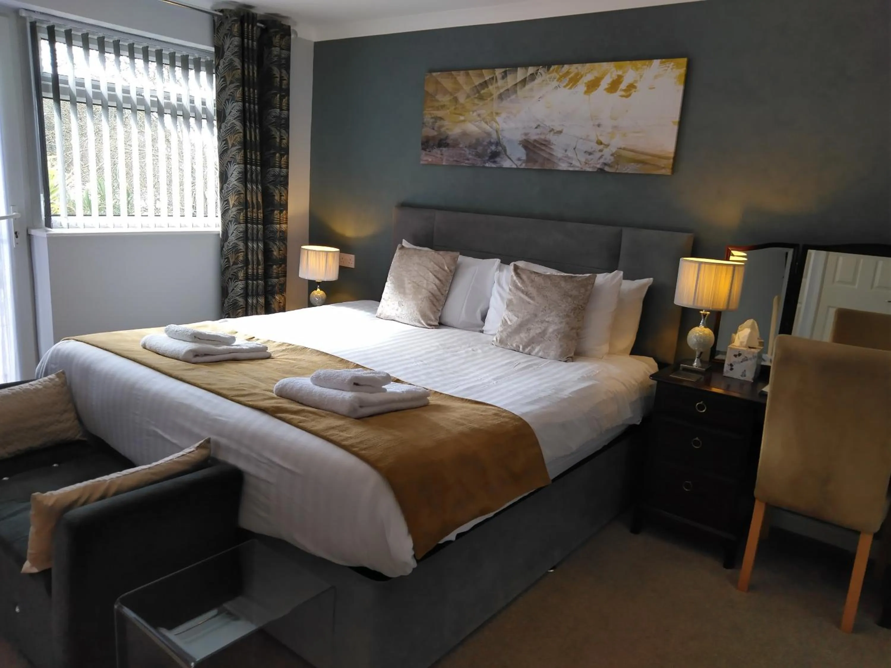 Seating area in Barclay Court Guest House