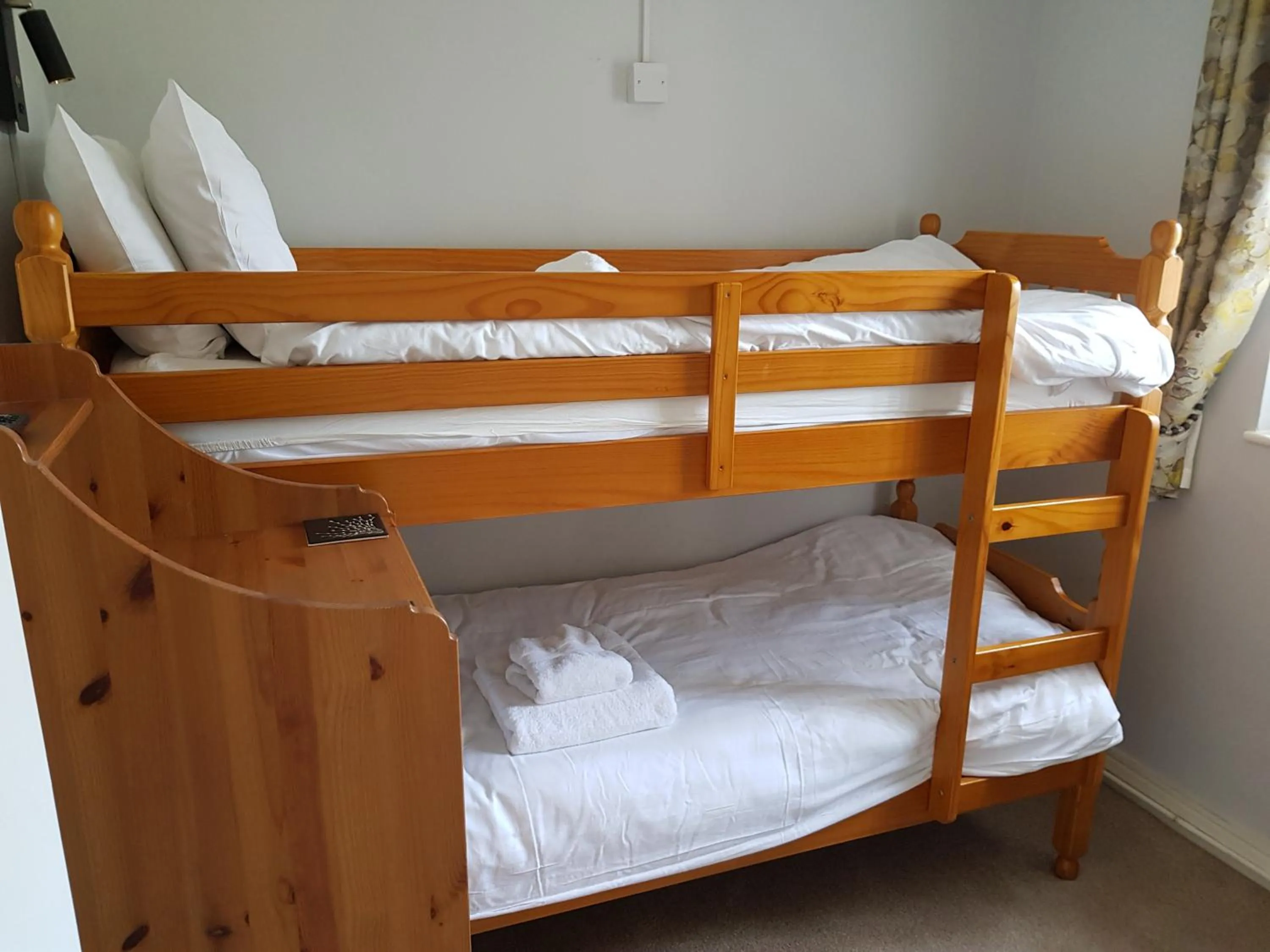 Bedroom, Bunk Bed in Barclay Court Guest House