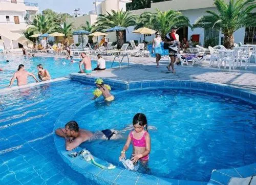 Day in Marathon Hotel - All Inclusive