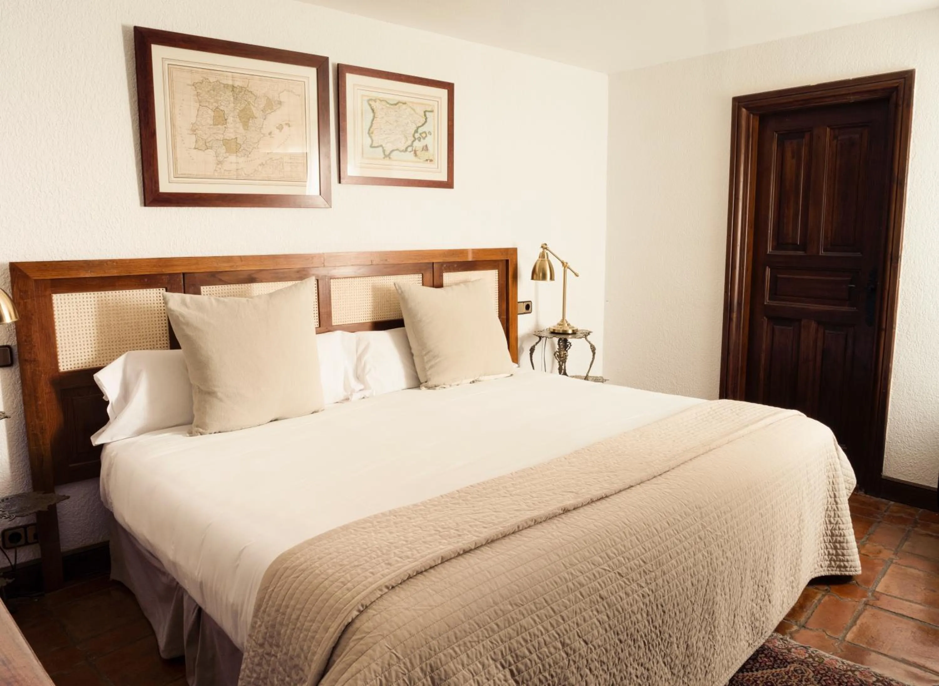 Bed in Posada Mayor de Migueloa