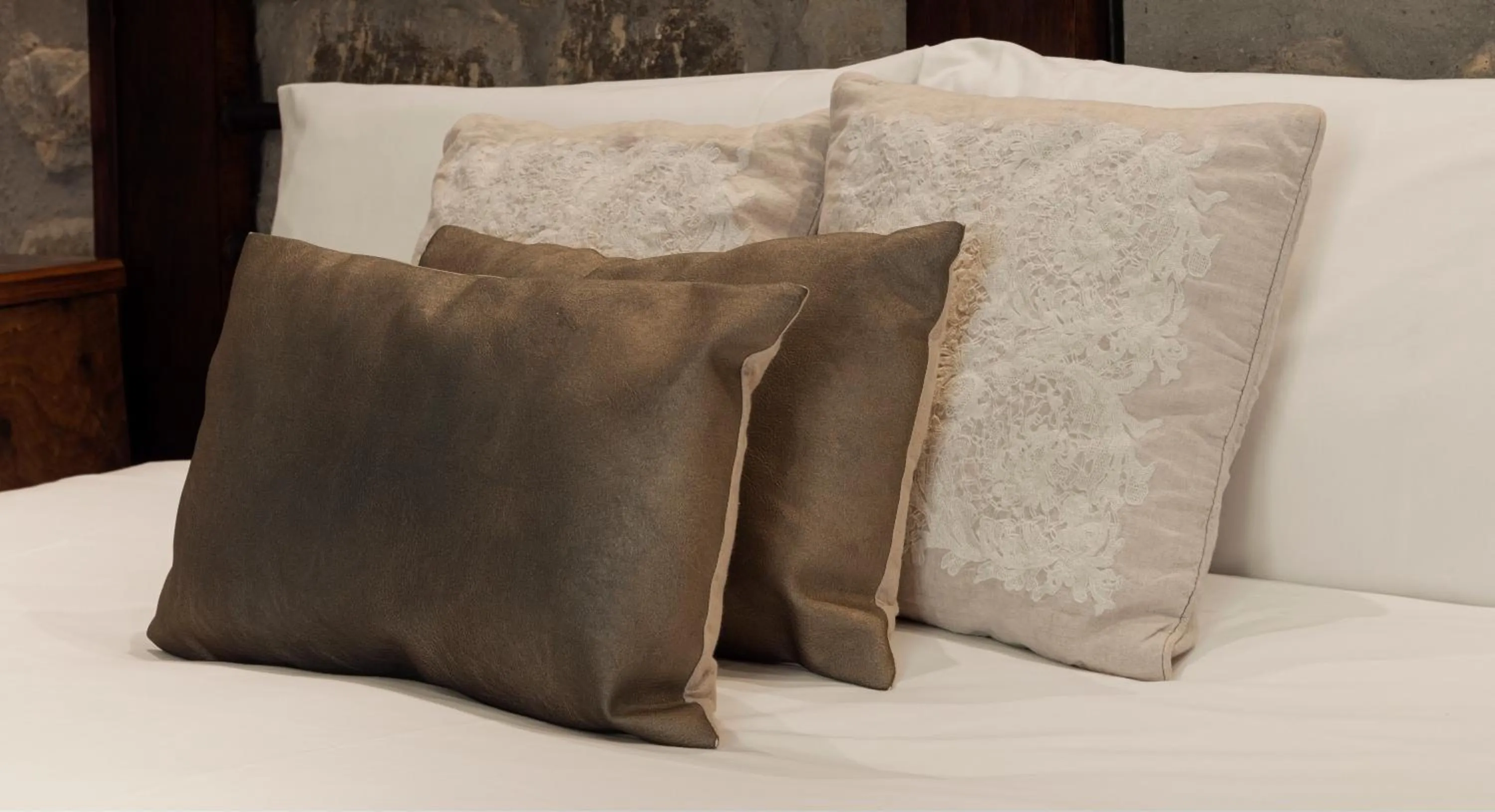 Decorative detail, Bed in Posada Mayor de Migueloa