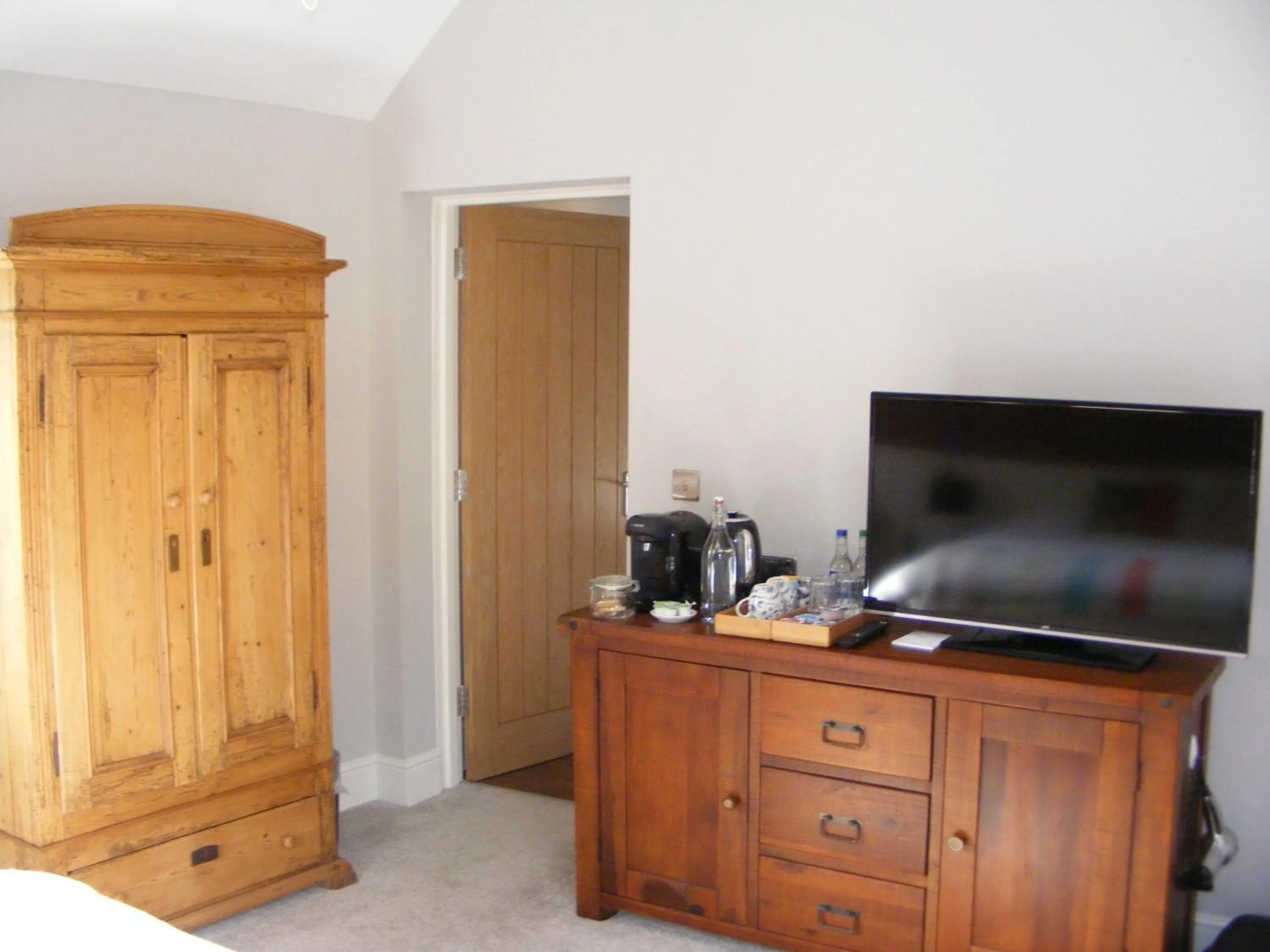 TV and multimedia in The Manor House at Quorn