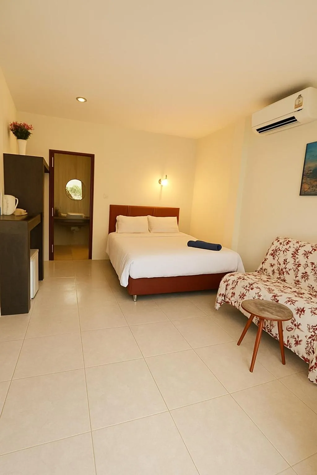 Bed in Pakmeng Beach Resort