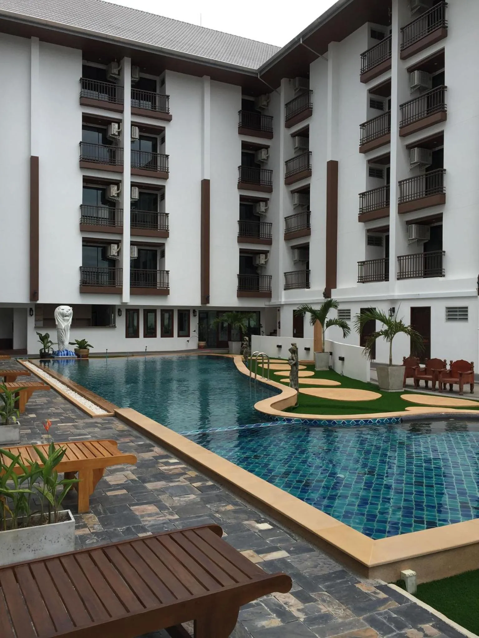 Swimming pool in Baan Sang Singh