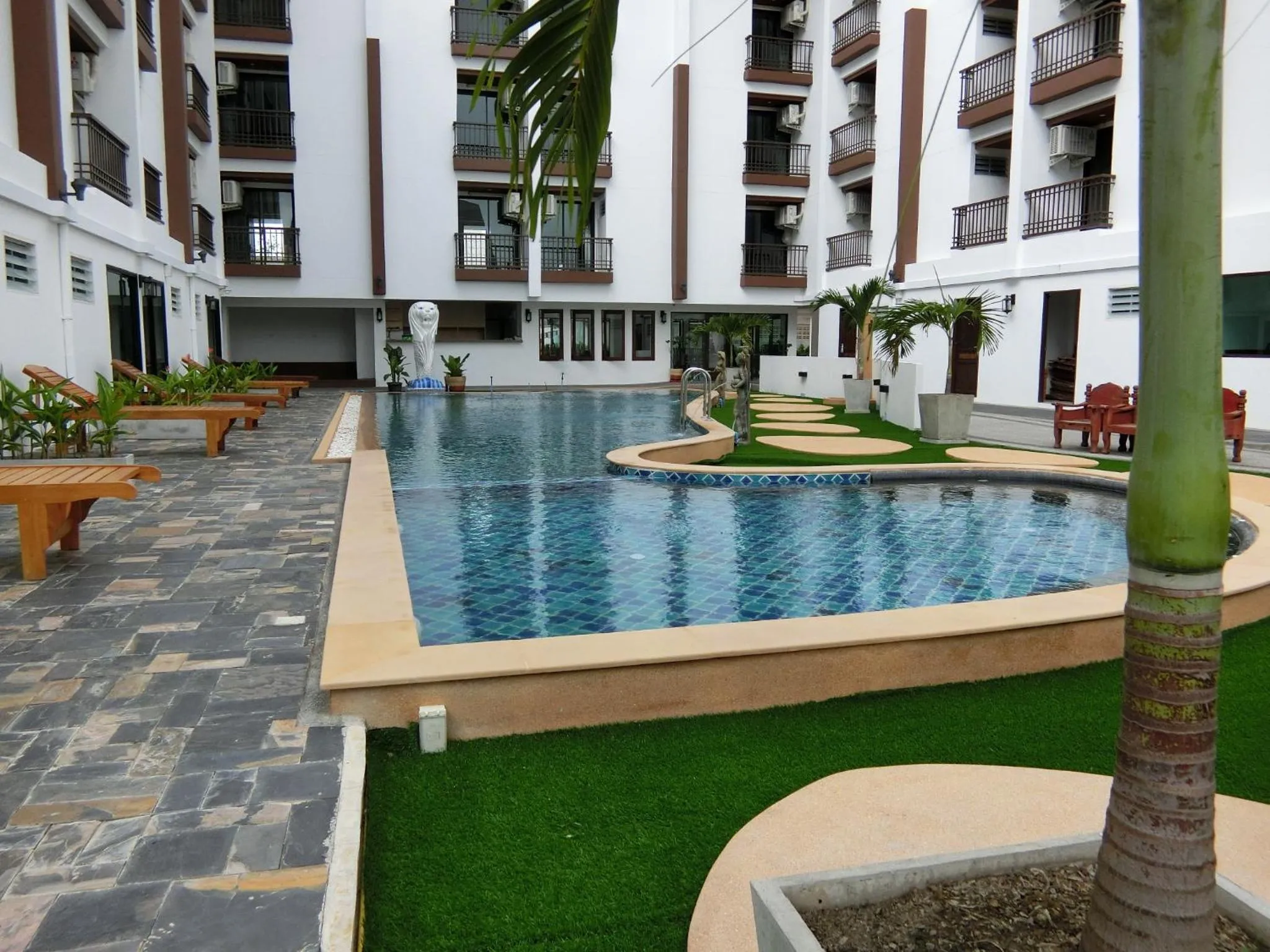 Swimming pool in Baan Sang Singh