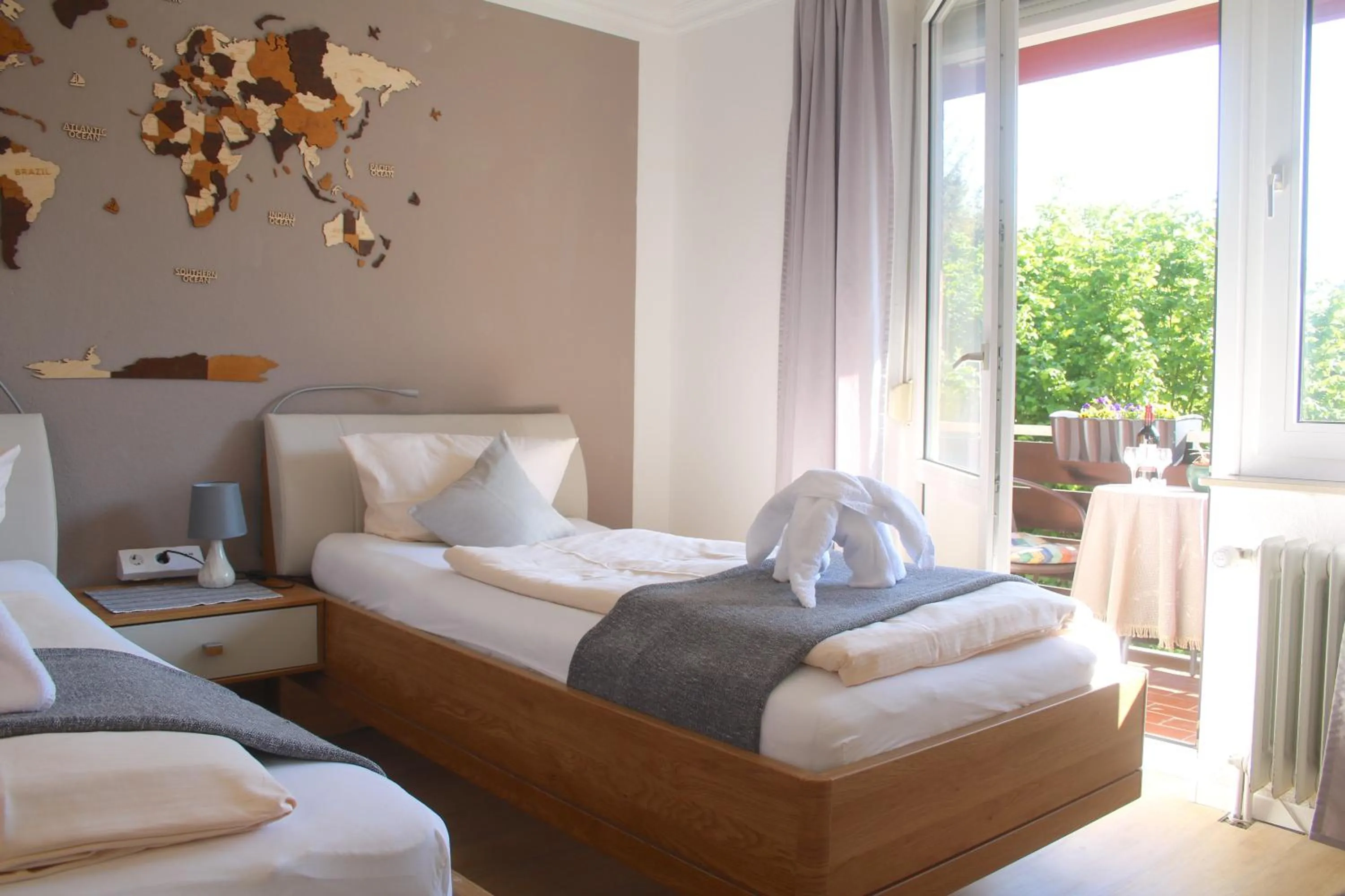 Bed in Hotel Garni Kröger