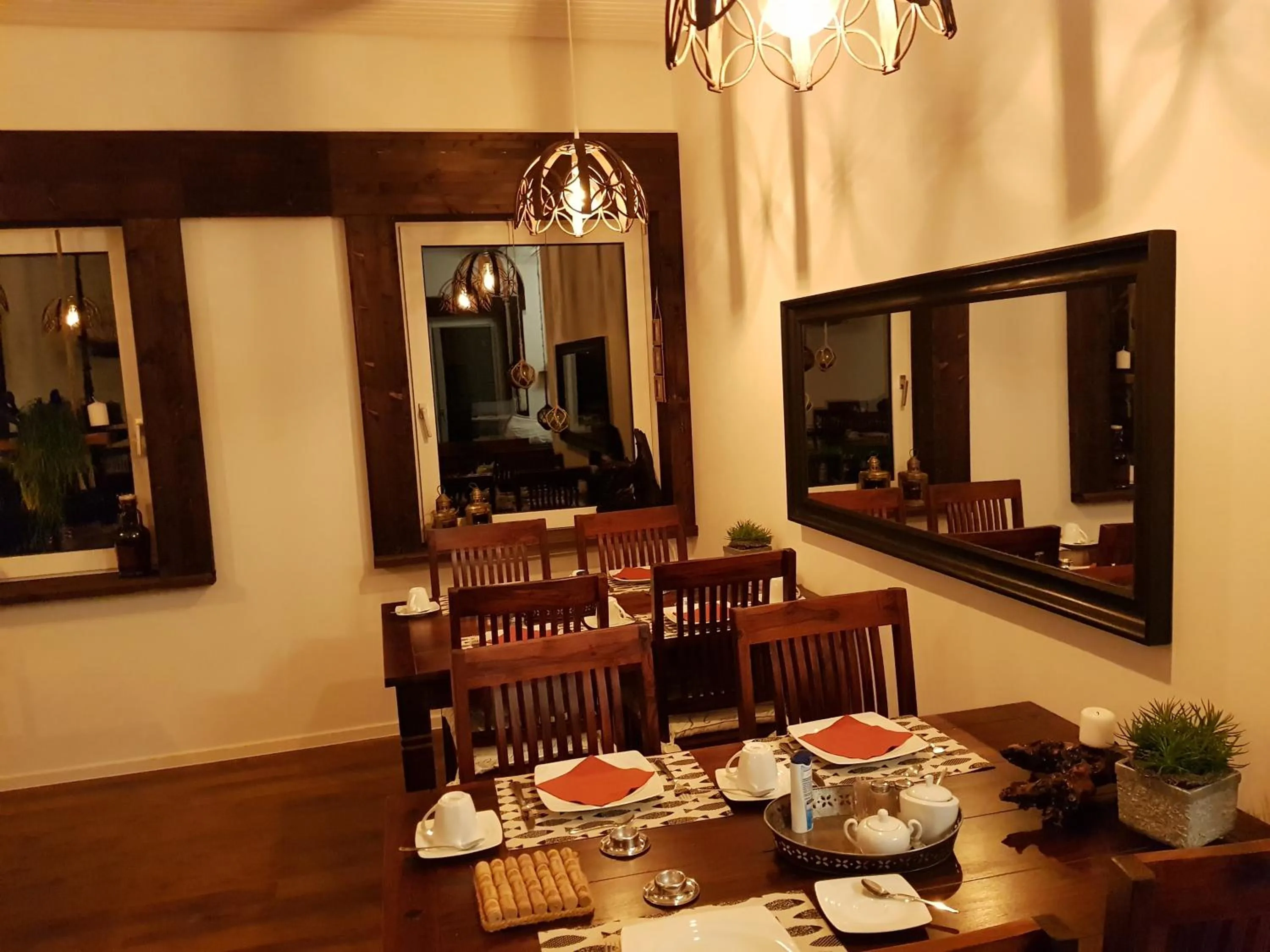 Restaurant/places to eat in Hotel Garni Kröger