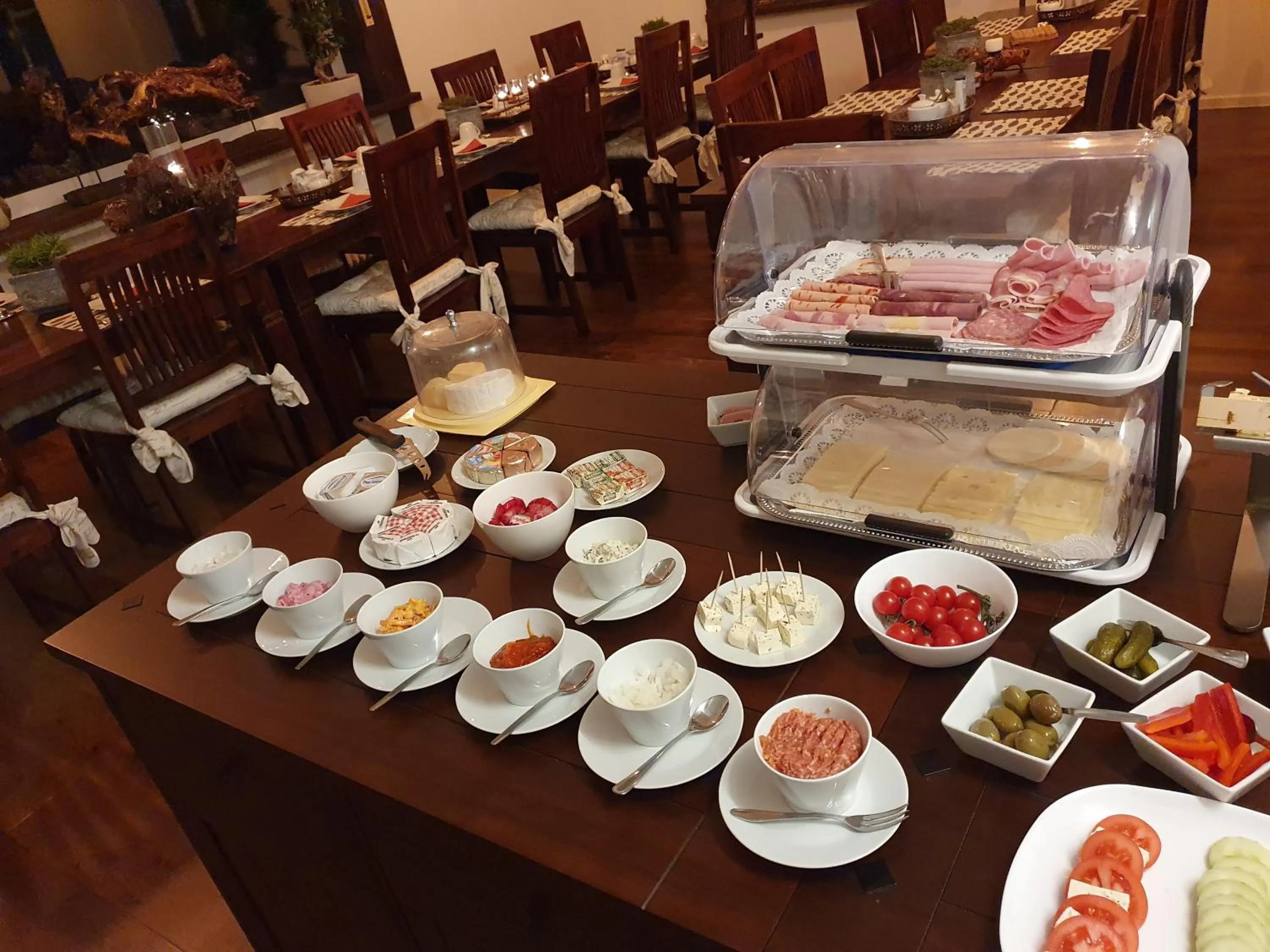 Buffet breakfast in Hotel Garni Kröger