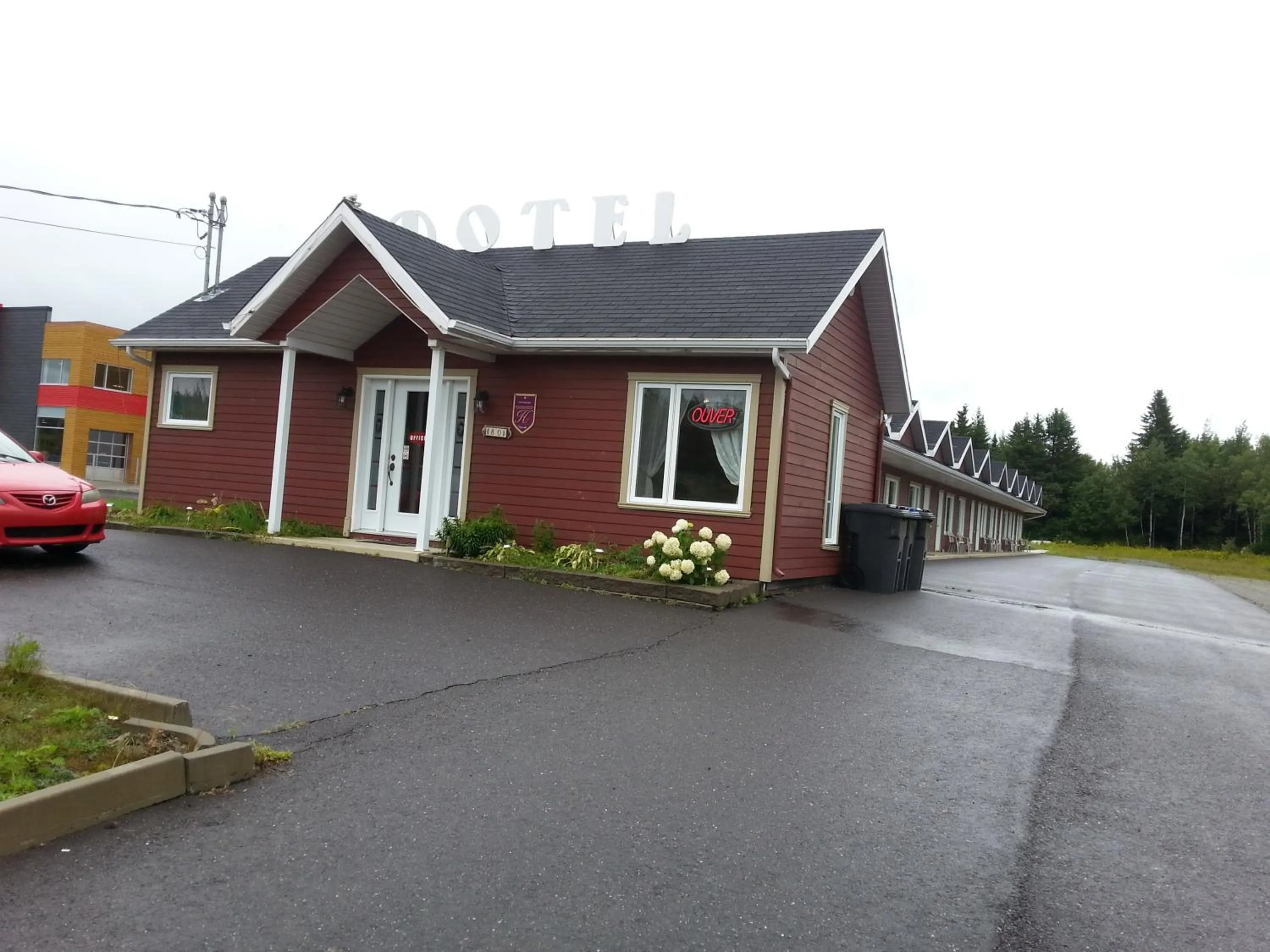 Property building in Motel Cabano-Relais