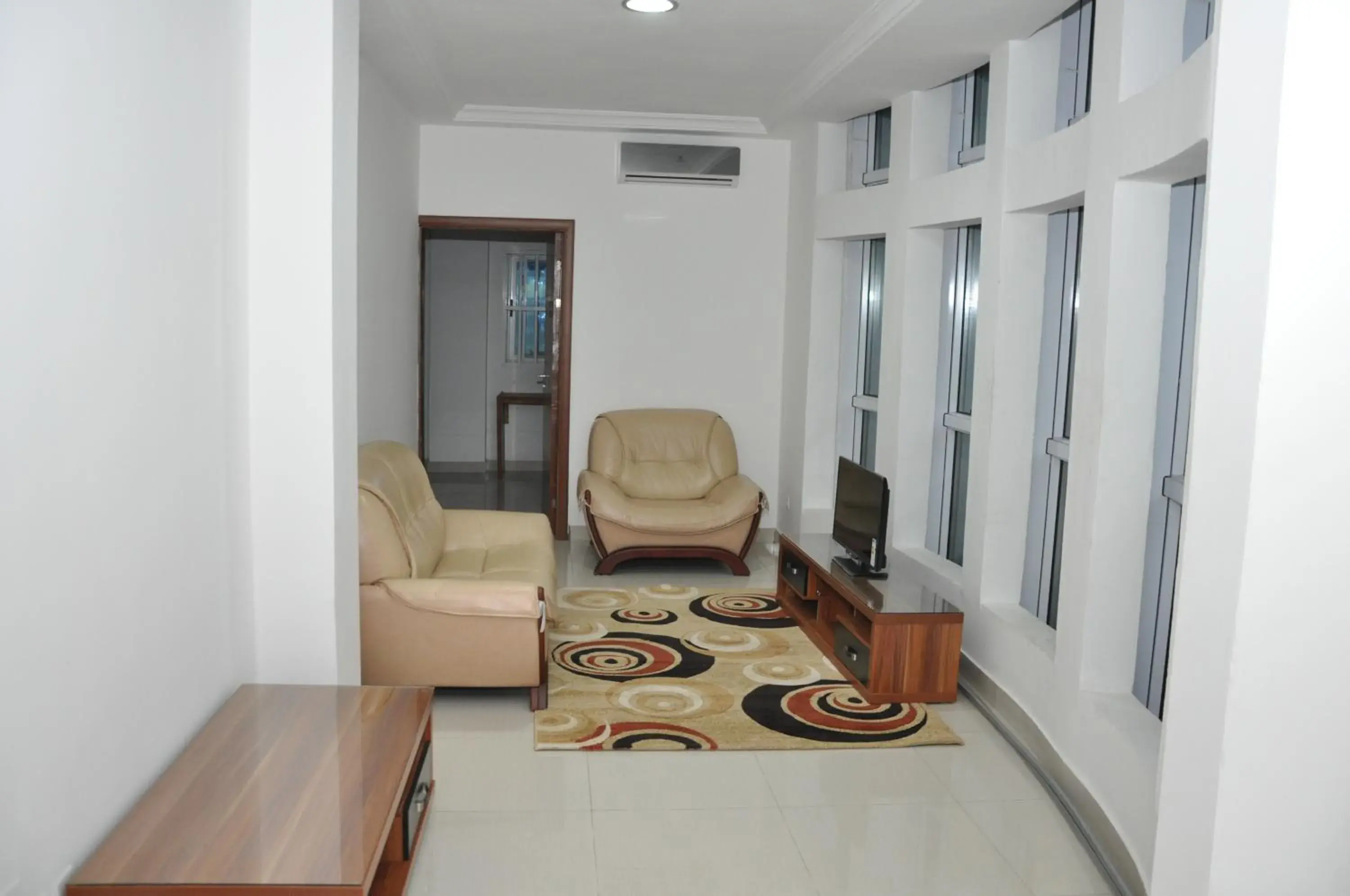 Double Room (1 Adult + 1 Child) - single occupancy in Rosalie's Suites Double Room (1 Adult + 1 Child) - single occupancy in Rosalie's Suites