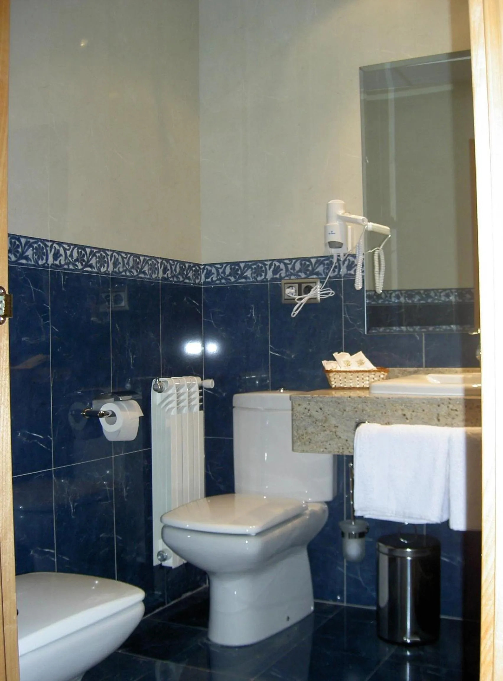 Bathroom in Manrique de Lara