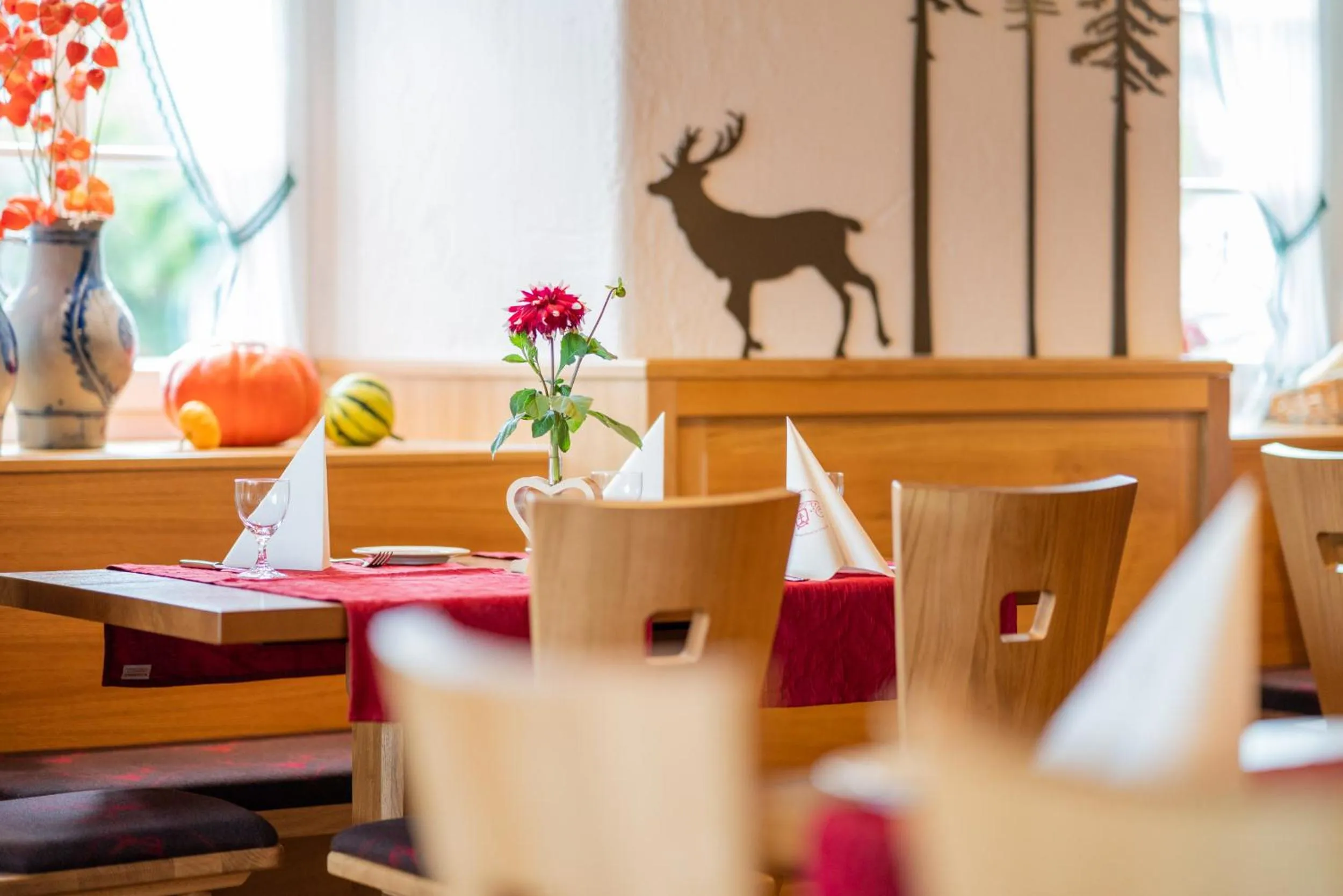 Restaurant/places to eat in Gasthaus-Pension Zum Kreuz