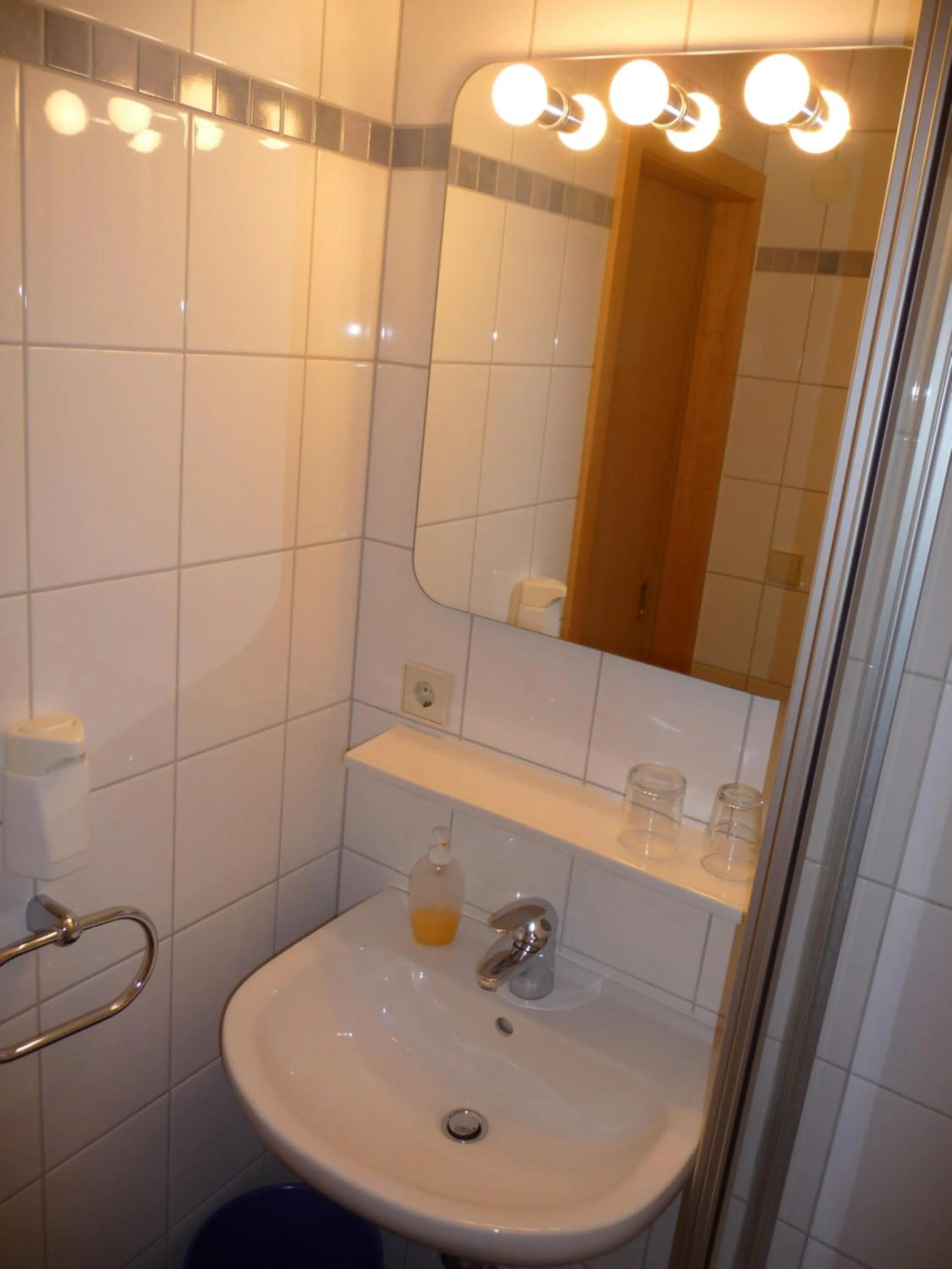 Bathroom in Gasthaus-Pension Zum Kreuz