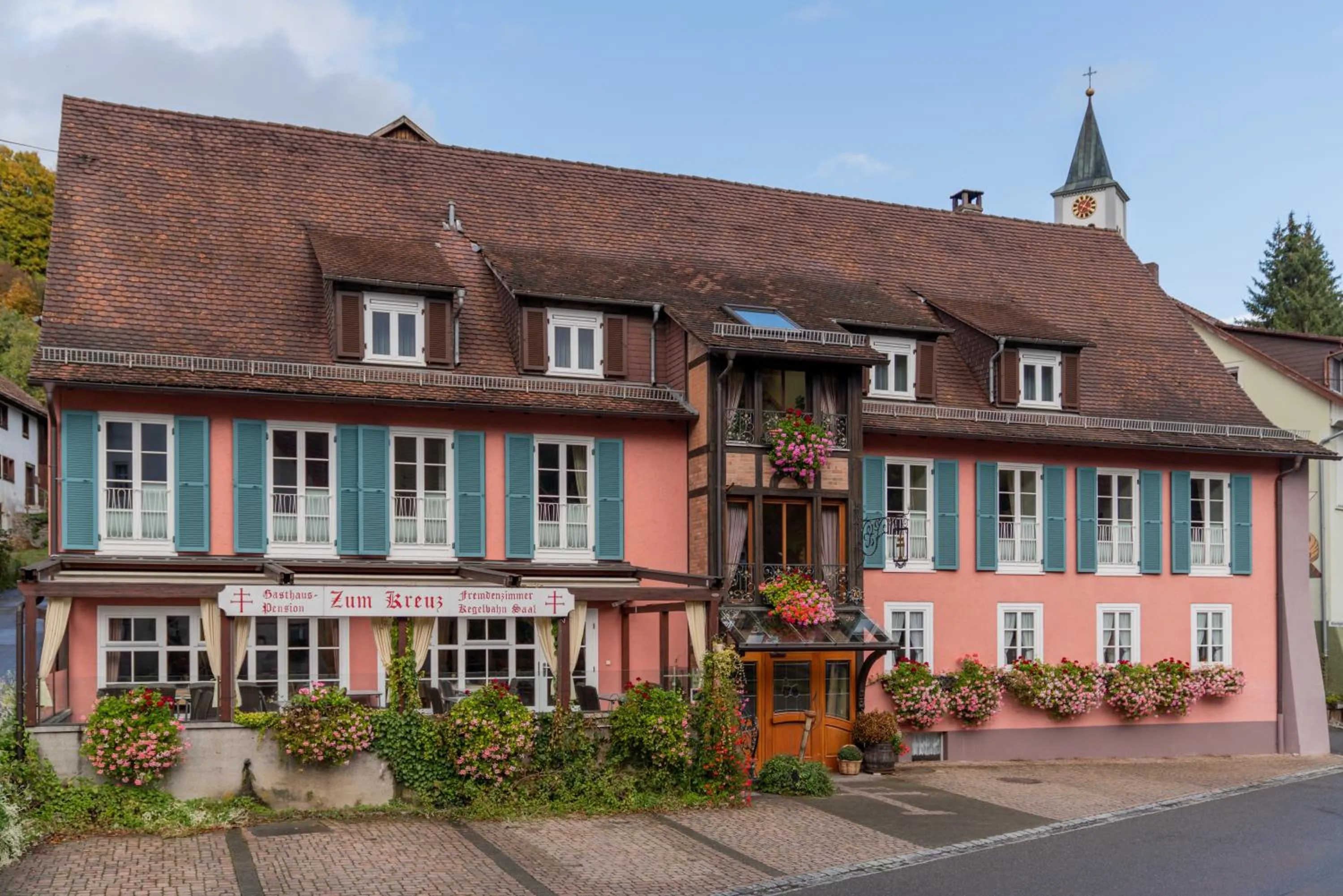 Property building in Gasthaus-Pension Zum Kreuz