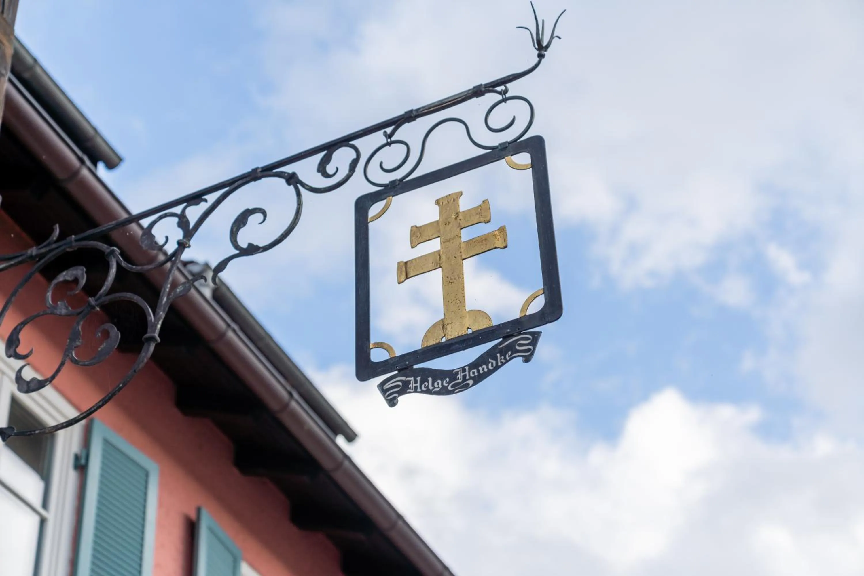 Property logo or sign in Gasthaus-Pension Zum Kreuz