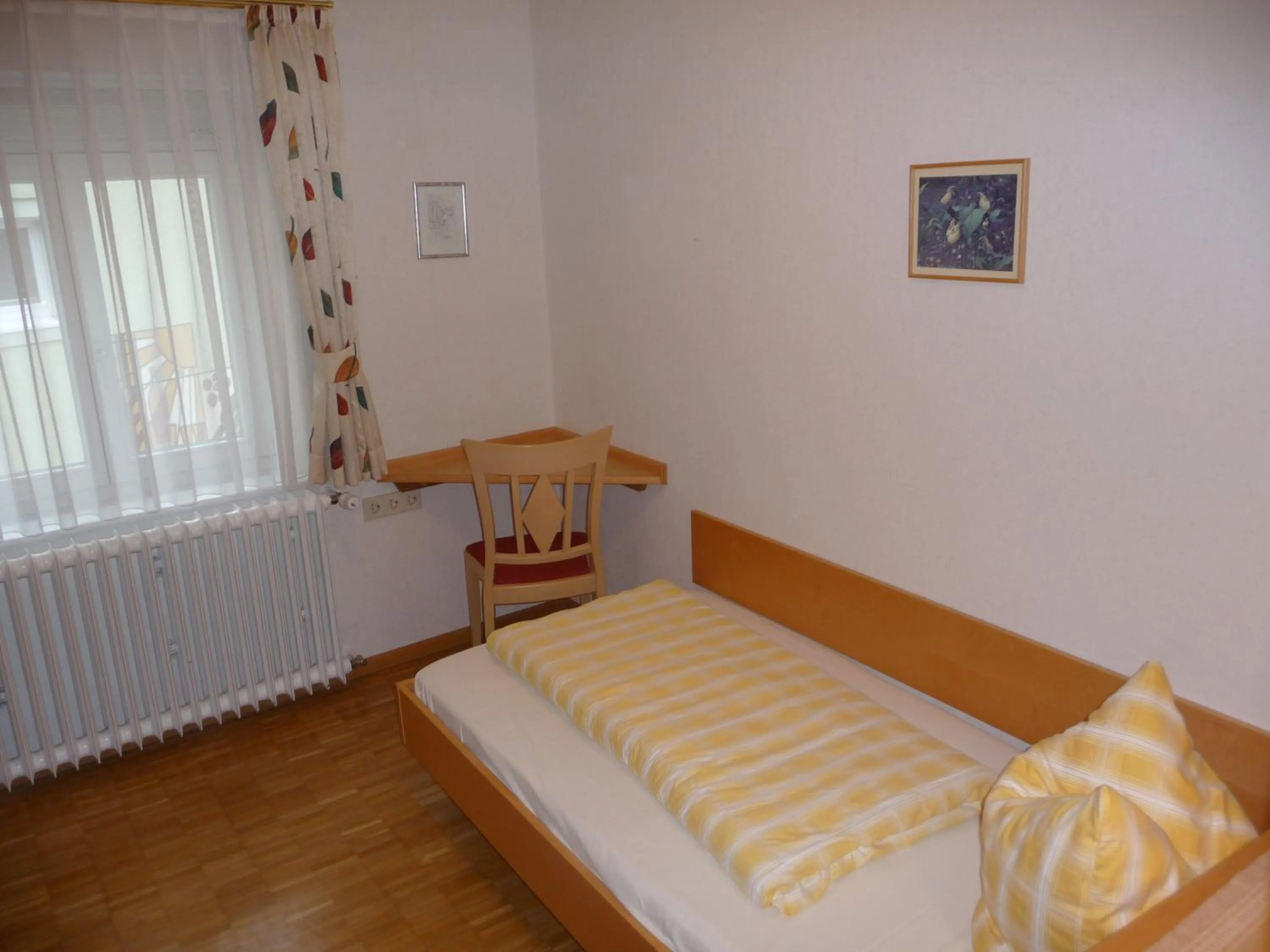 Bed in Gasthaus-Pension Zum Kreuz
