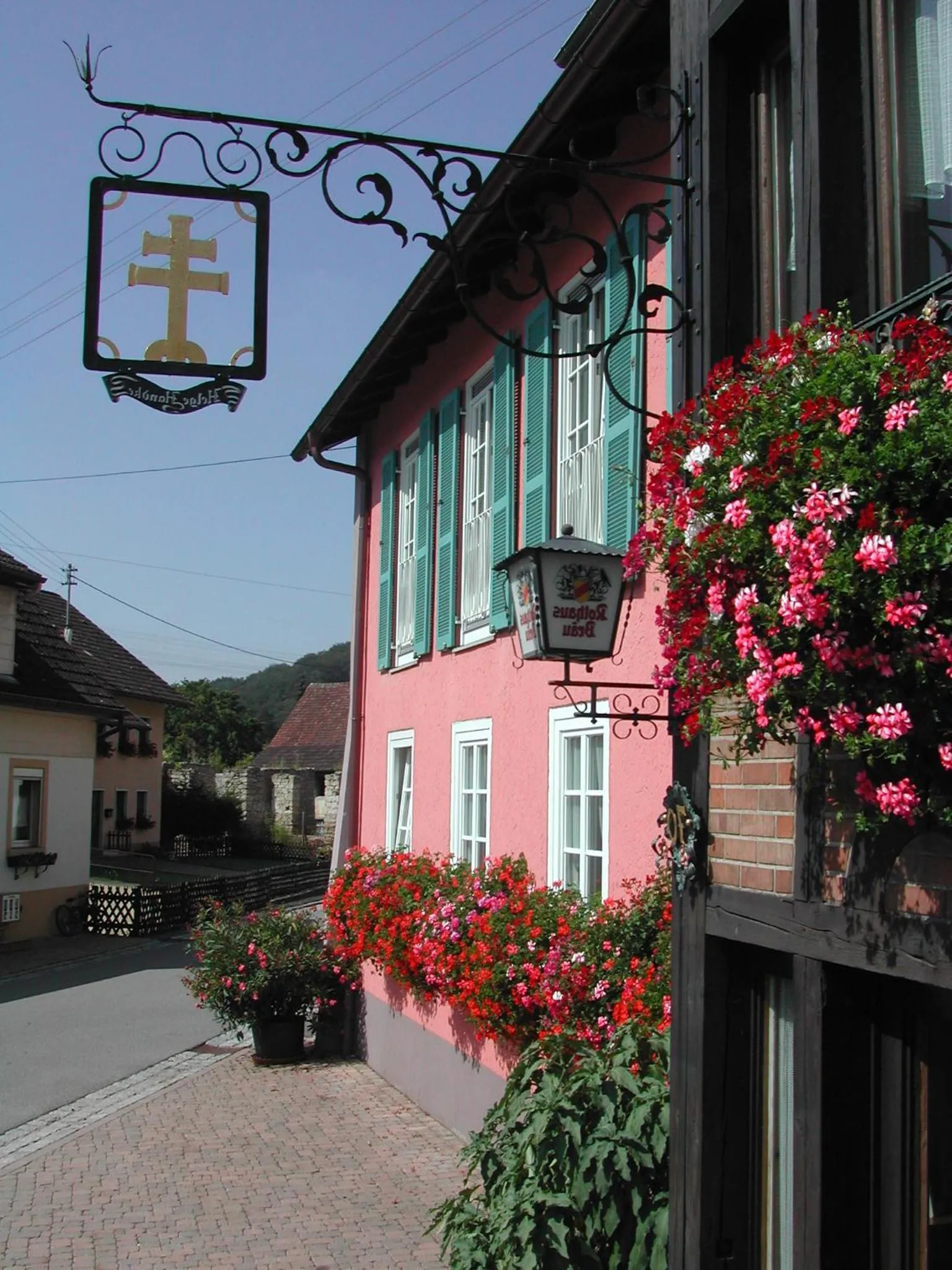 Property building in Gasthaus-Pension Zum Kreuz