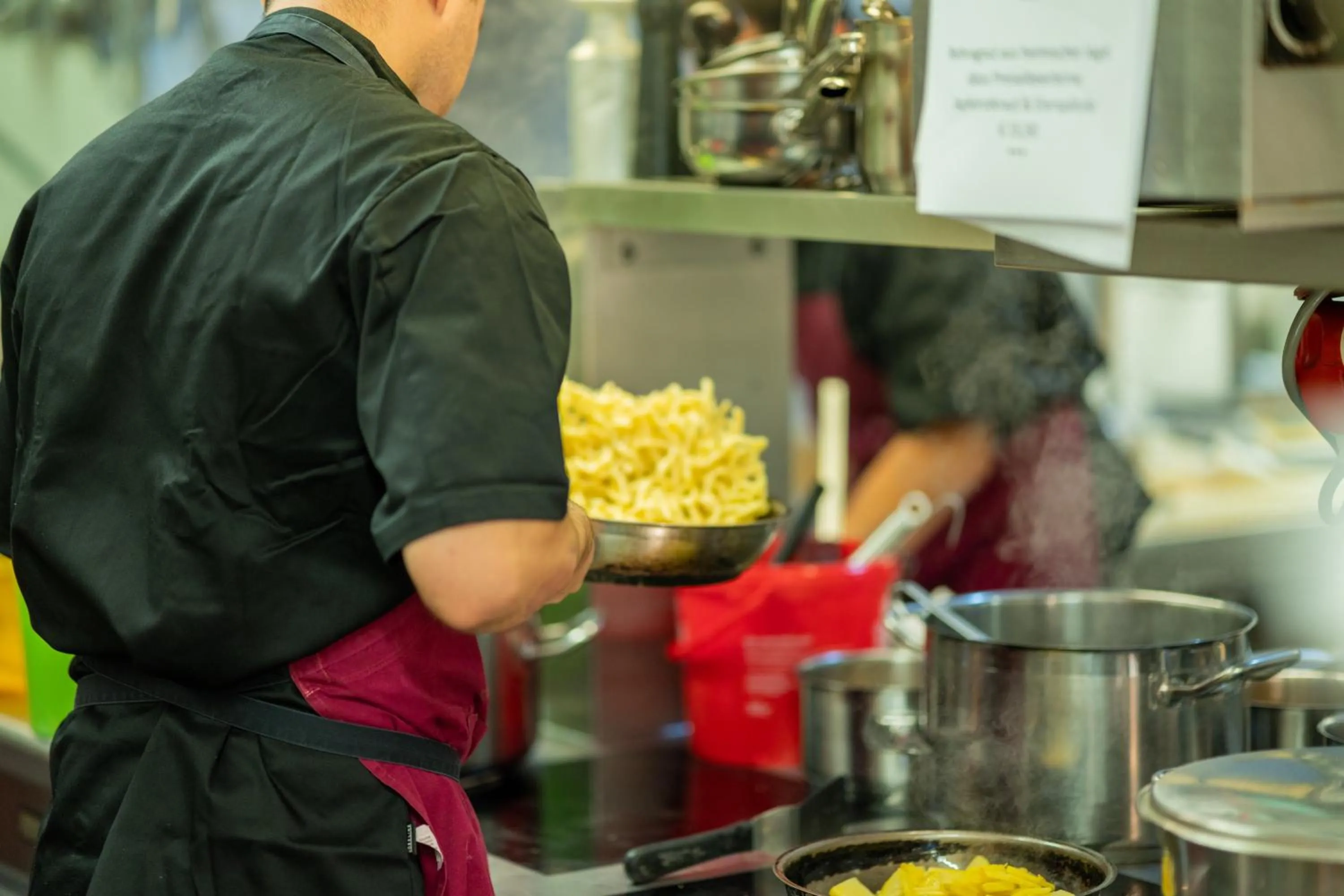 People in Gasthaus-Pension Zum Kreuz