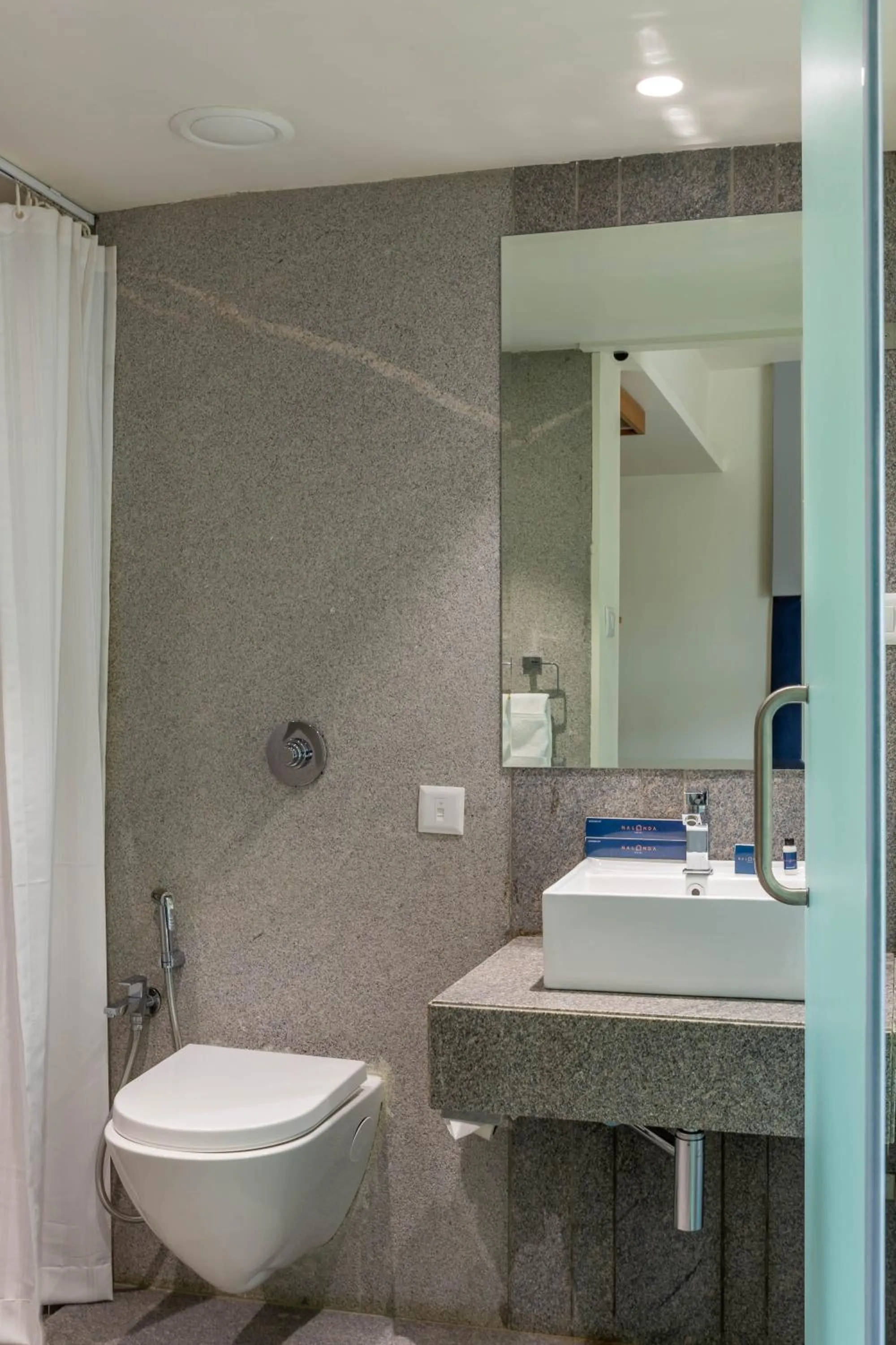 Bathroom in Hotel Nalanda