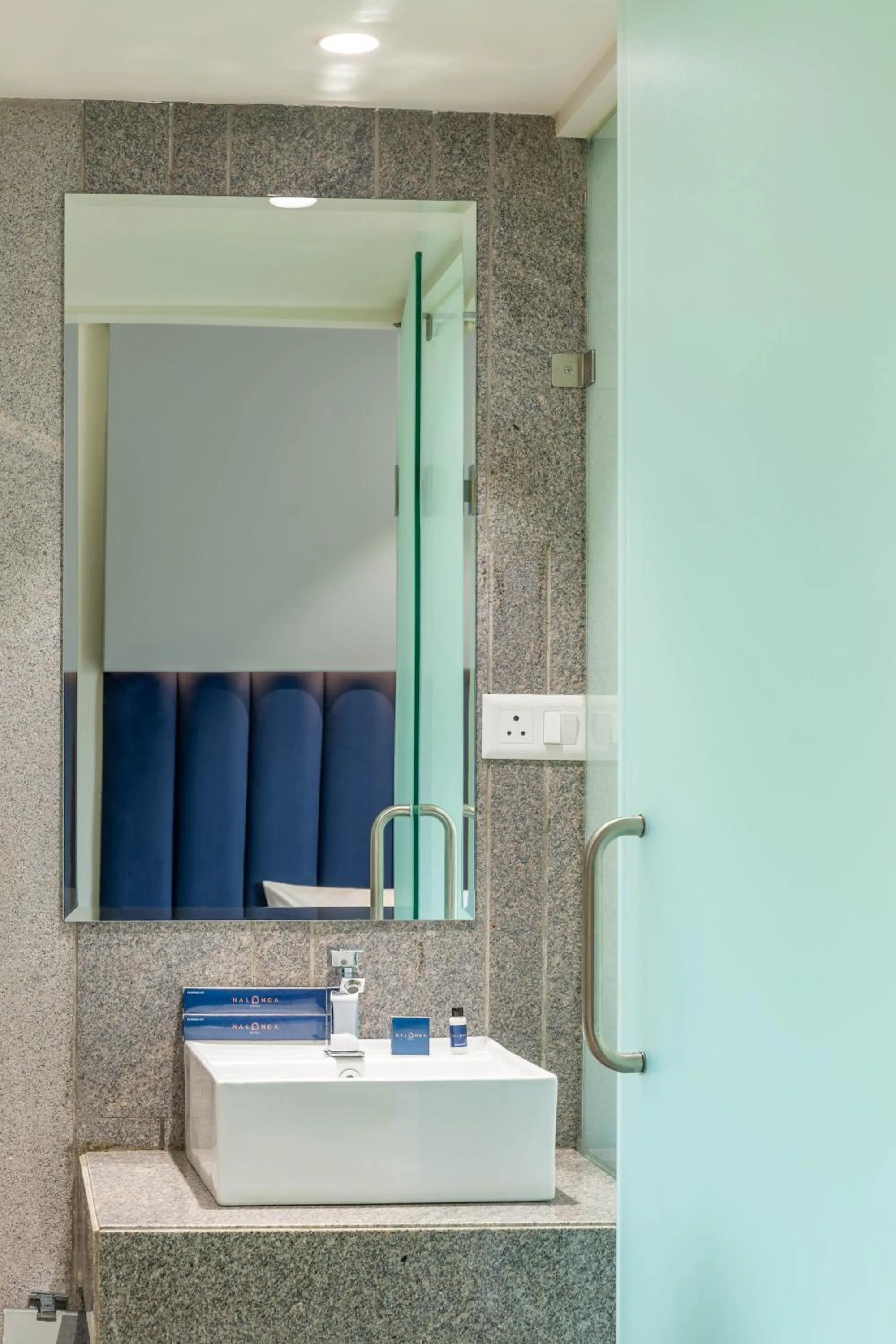 Bathroom in Hotel Nalanda