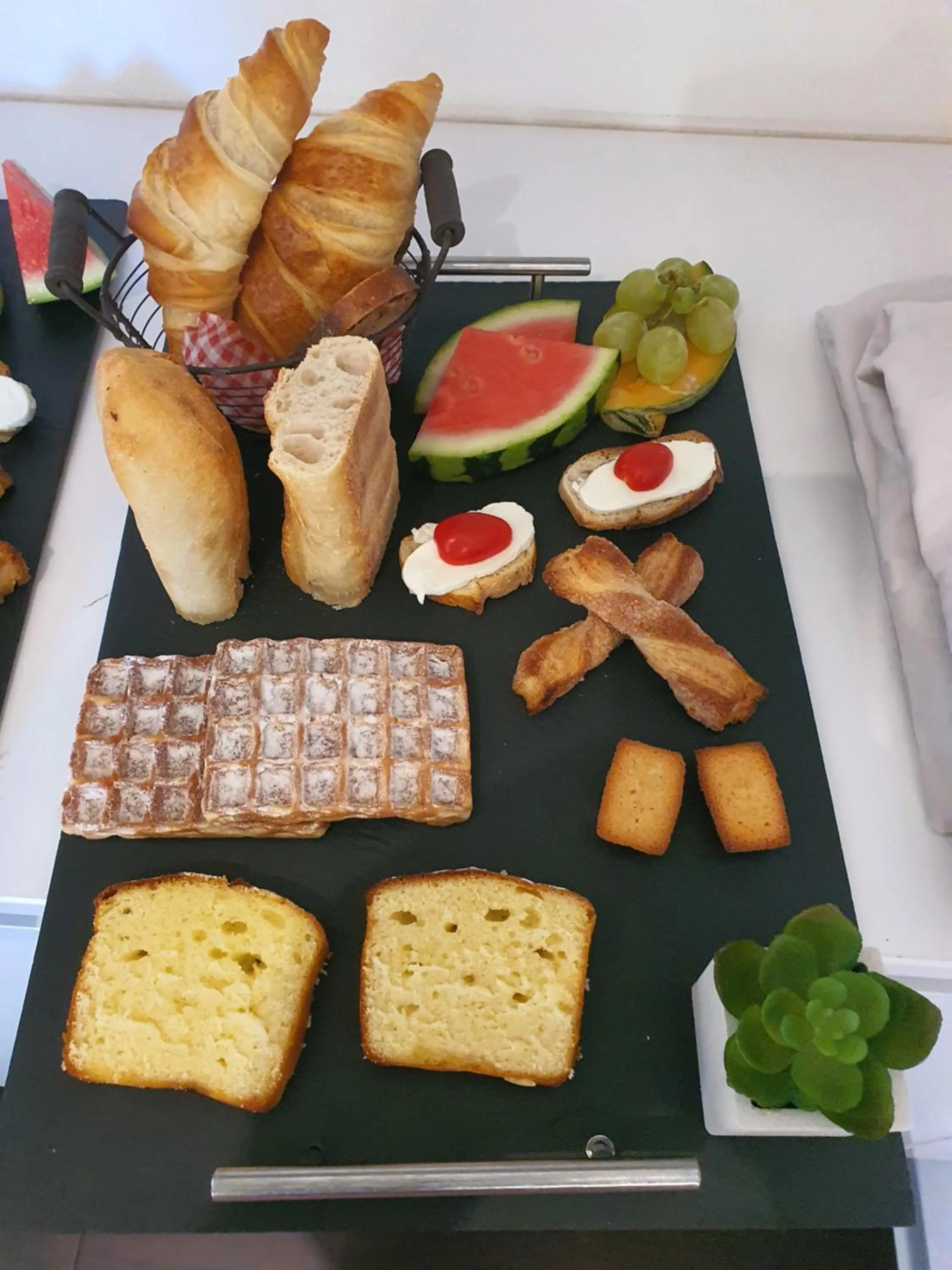 Continental breakfast in Villa BORA BORA