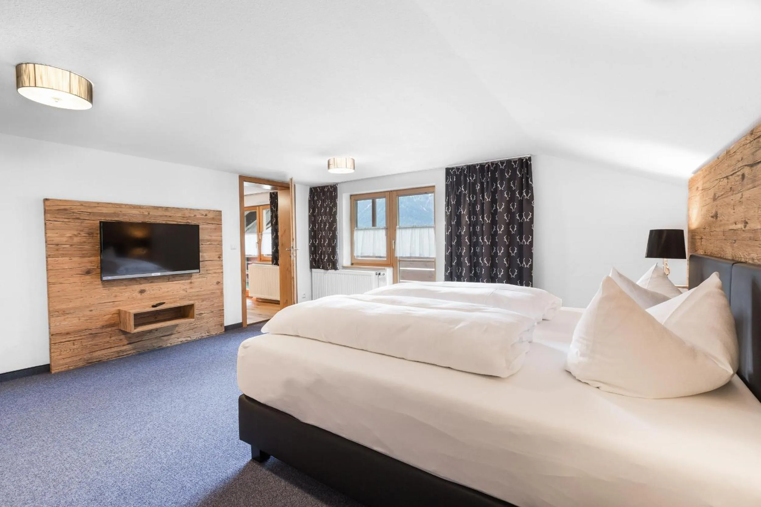 Bedroom, Bed in Der Berghof