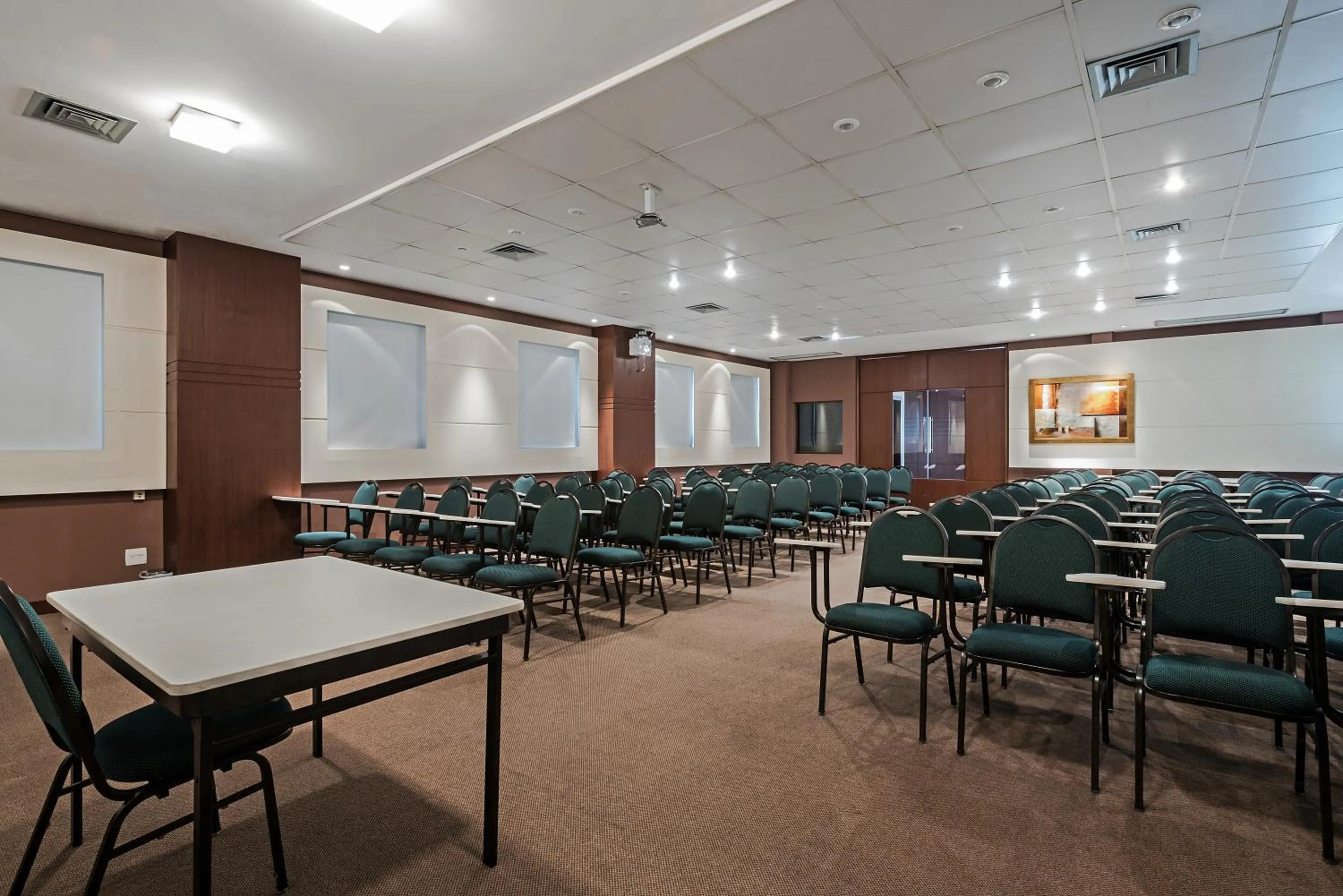 Meeting/conference room in Astron Ponta Grossa Plaza by Nobile