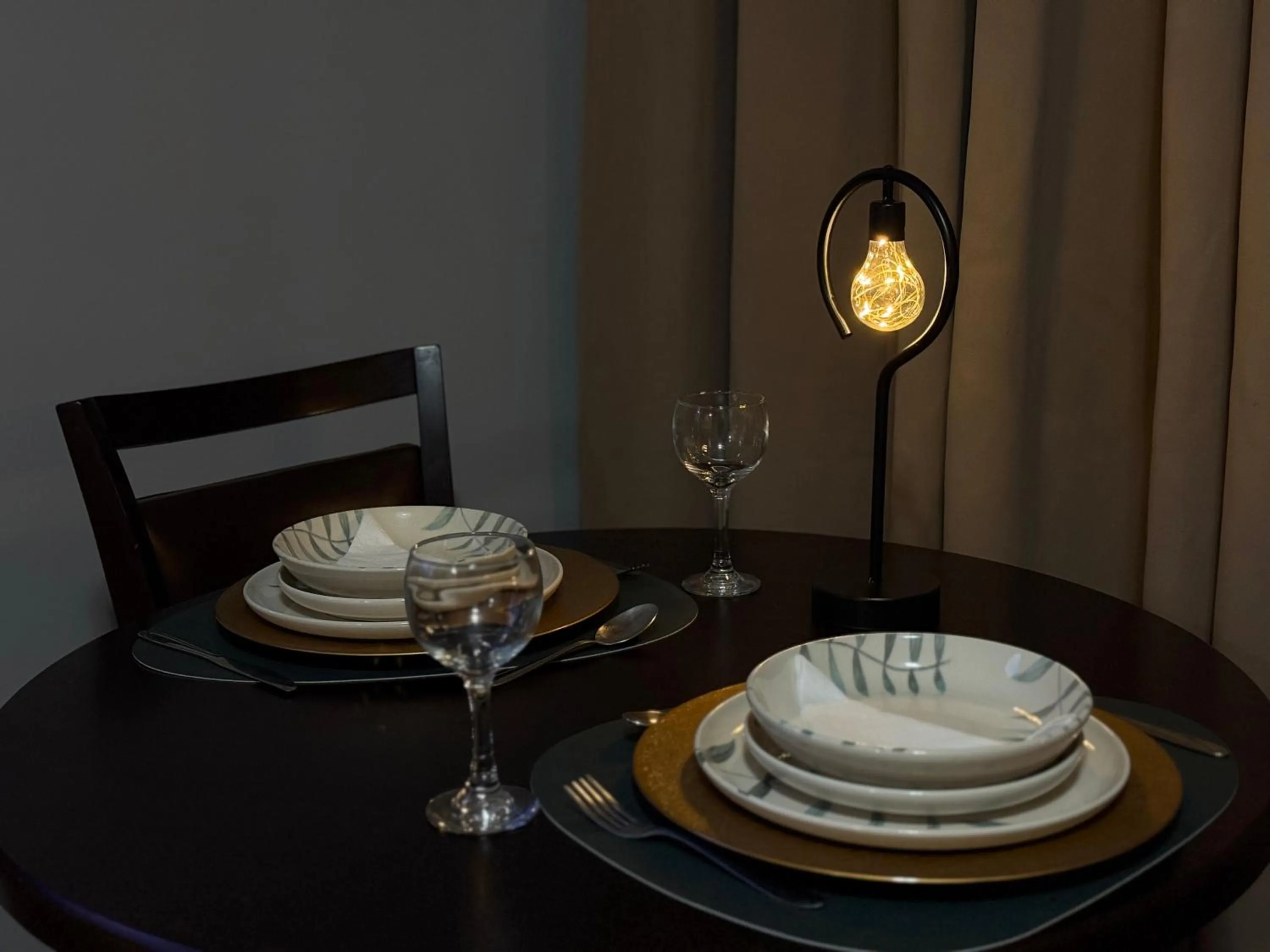 Dining area in Astron Ponta Grossa Plaza by Nobile