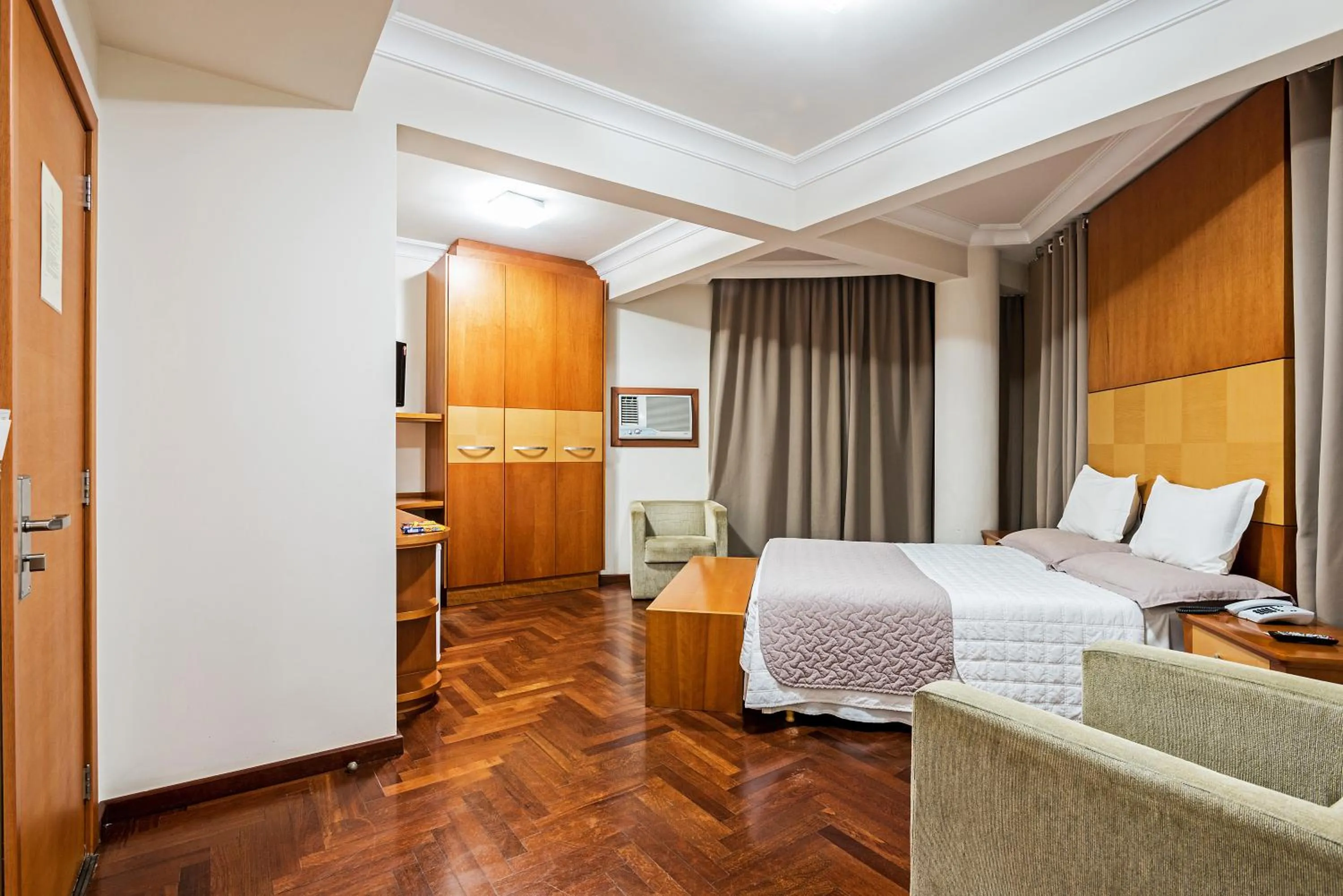 Photo of the whole room, Bed in Astron Ponta Grossa Plaza by Nobile